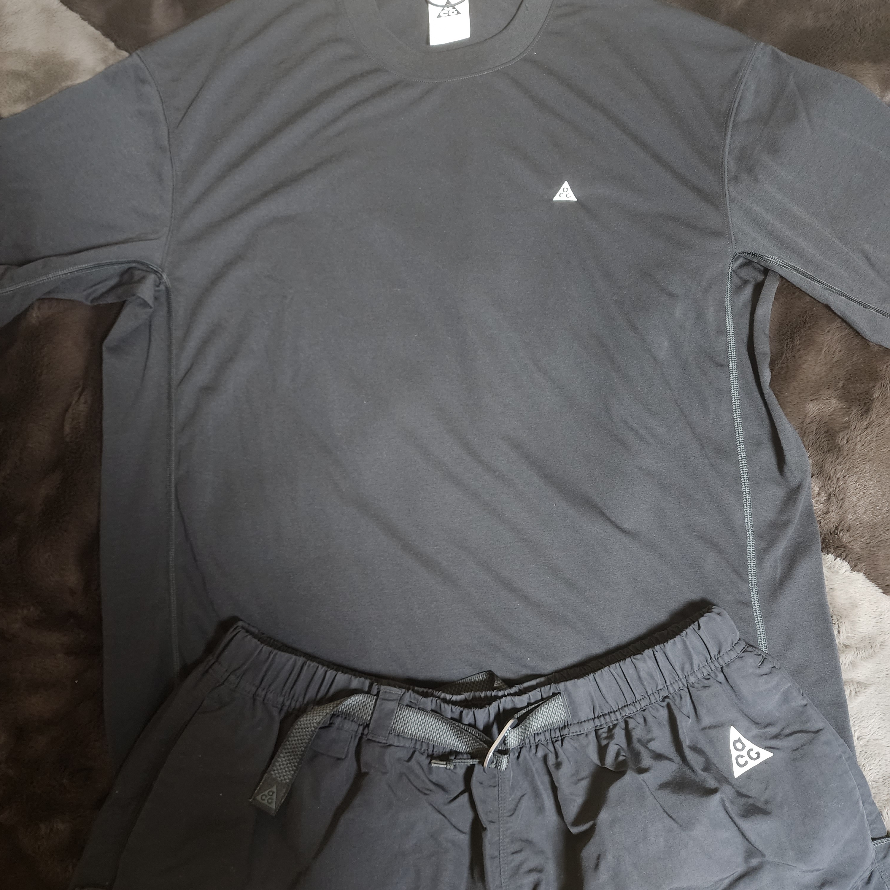 Nike ACG Dri-Fit ADV Goat Rocks Long Sleeve T-Shirt Black - Asia, Nike NRG ACG Trail Shorts Black Dark Smoke Grey - Asia 착용 스타일 - 1
