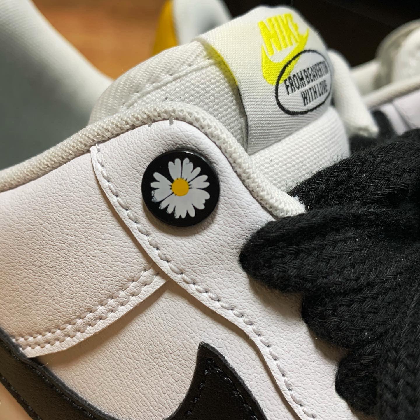 Nike Air Force 1 '07 LV8 2 Have a Nike Day 착용 스타일 - 2