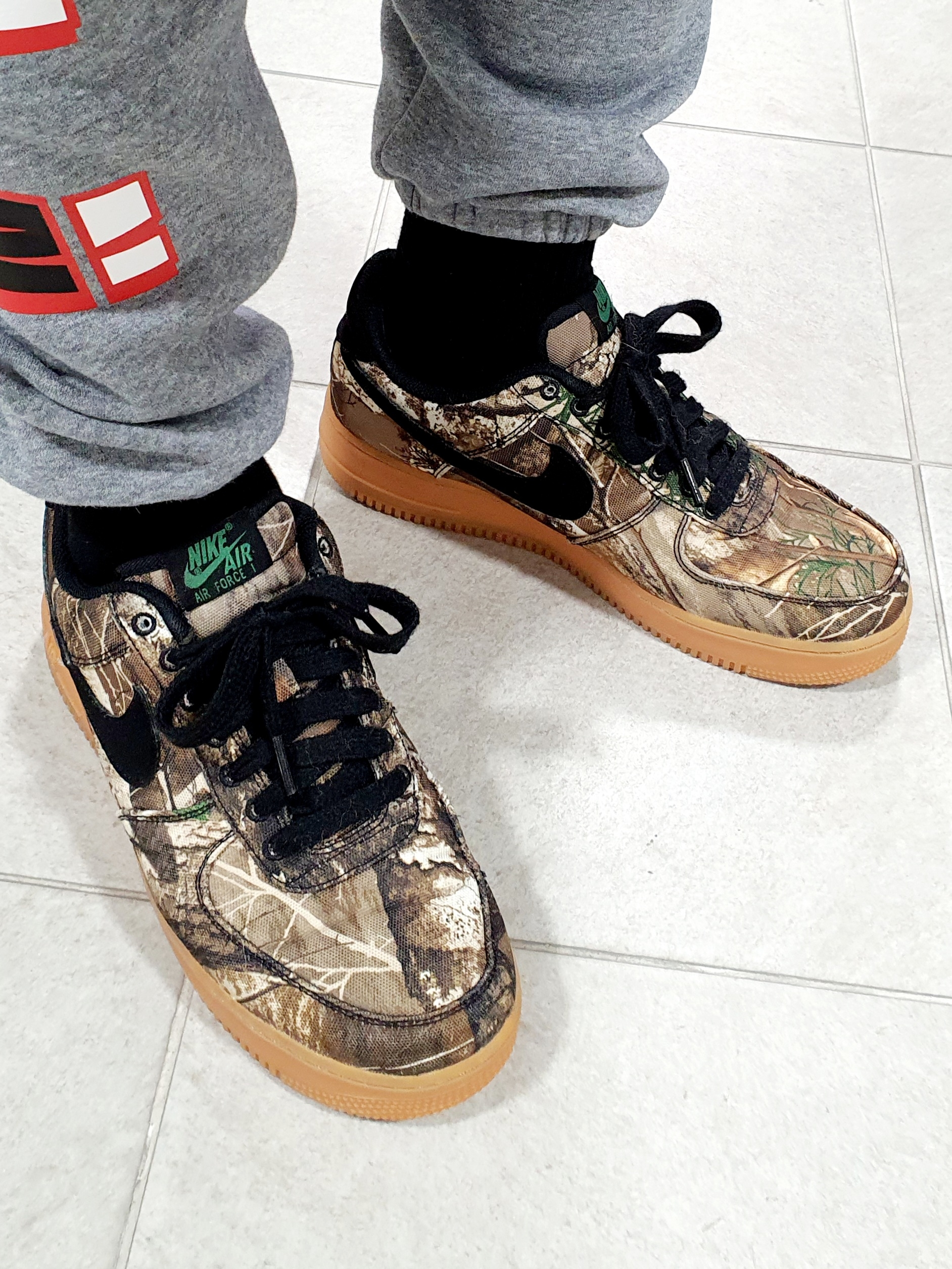 Nike Air Force 1 Low '07 LV8 3 Realtree Black 착용 스타일 - 1