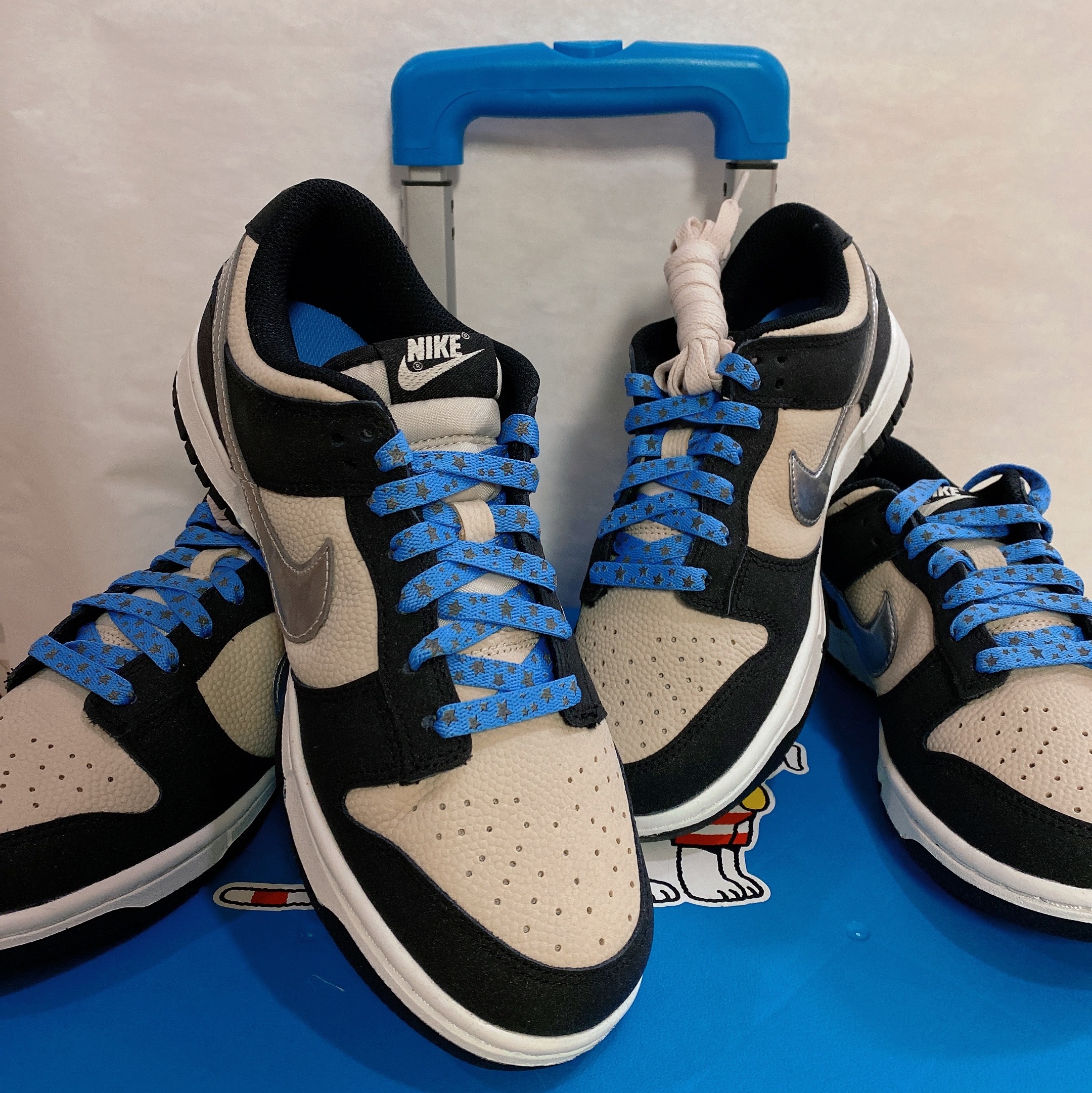 (W) Nike Dunk Low Light Bone Metallic Silver 착용 스타일 - 1