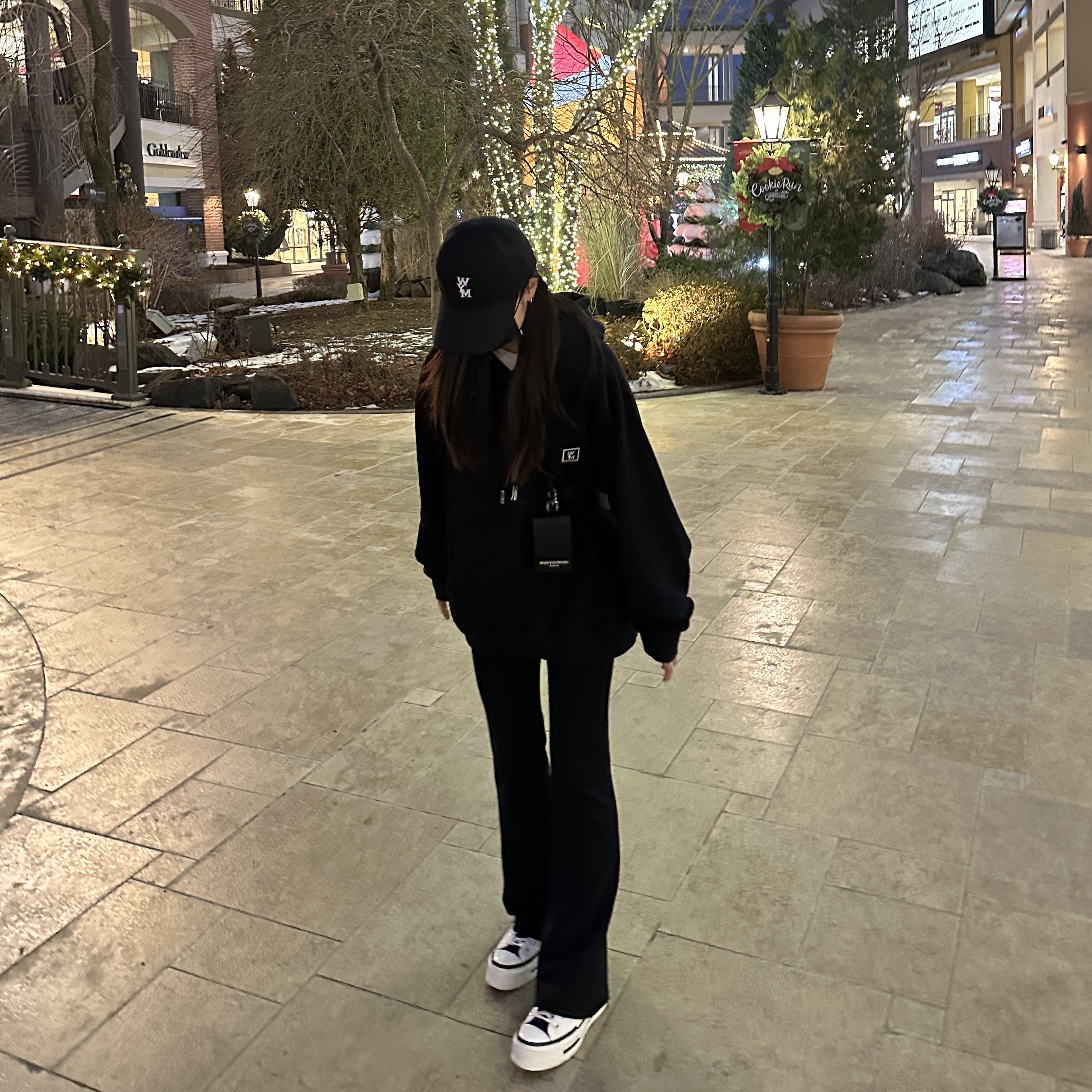 Wooyoungmi White Logo Ball Cap Black, Wooyoungmi Cotton White Back Logo Hoodie Black - 22FW 착용 스타일 - 1