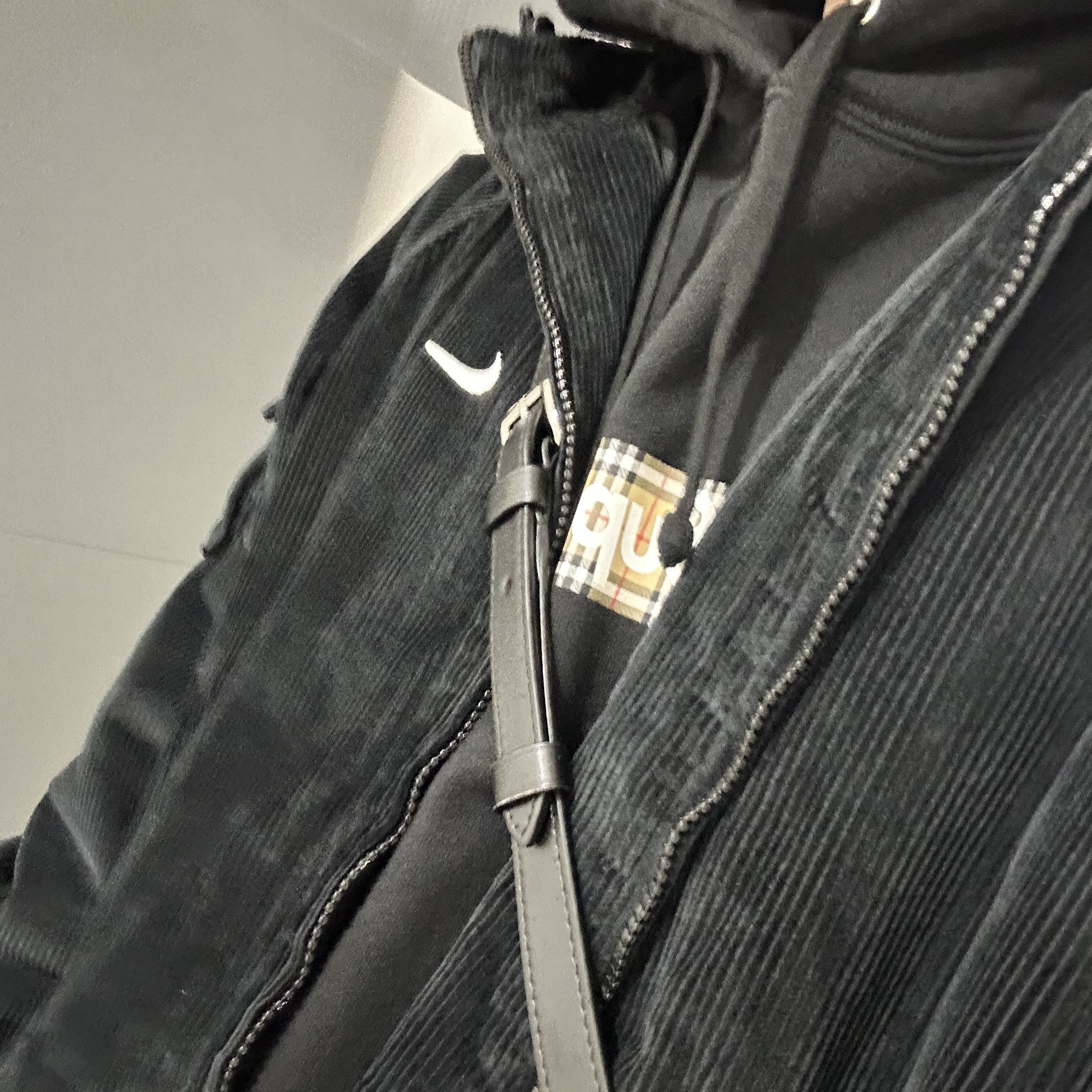 Supreme x Nike Arc Corduroy Hooded Jacket Black - 22SS, Supreme x Burberry Box Logo Hooded Sweatshirt Black - 22SS 착용 스타일