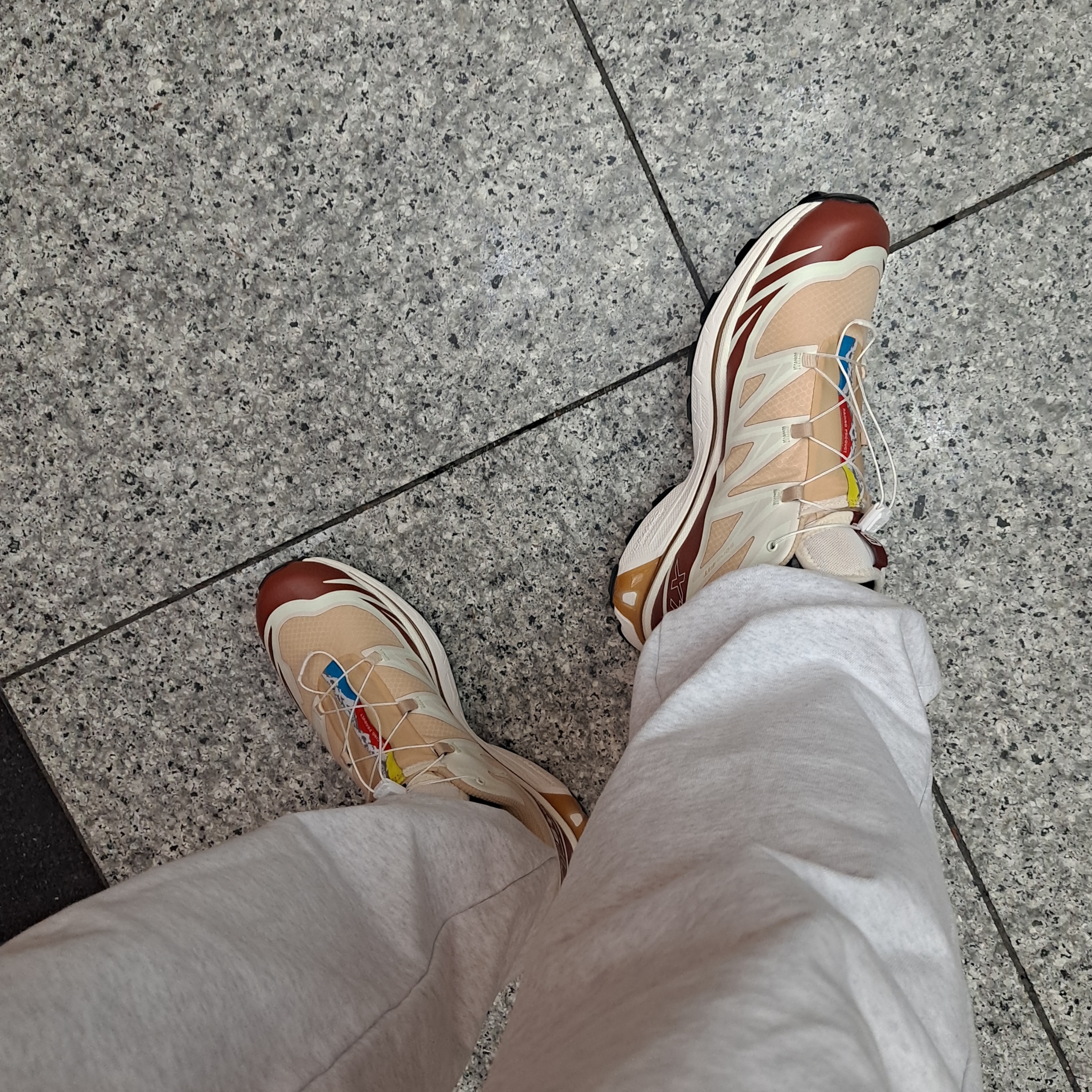 Salomon x Kith XT-6 Gore-Tex Hazelnut Burnt Henna Vanilla Ice 착용 스타일