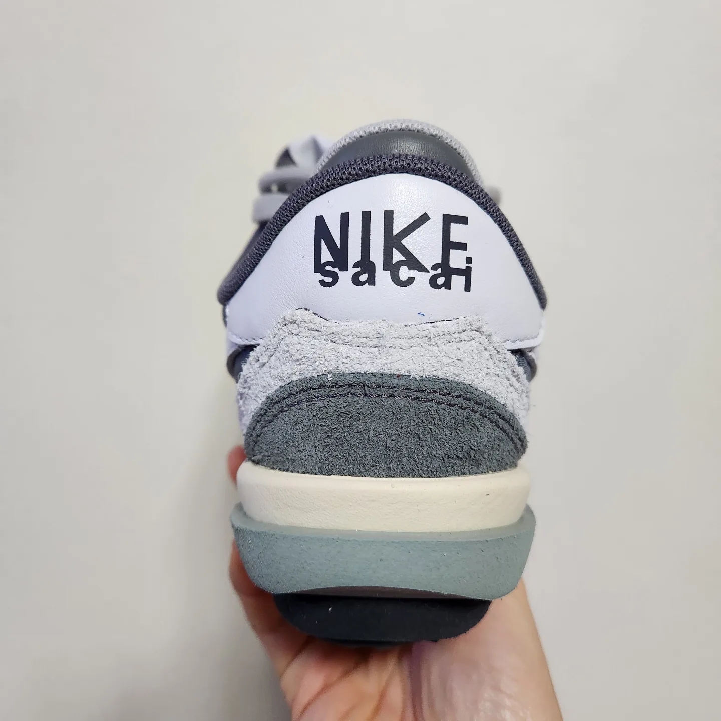 Nike x Sacai Zoom Cortez SP Iron Grey 착용 스타일 - 5