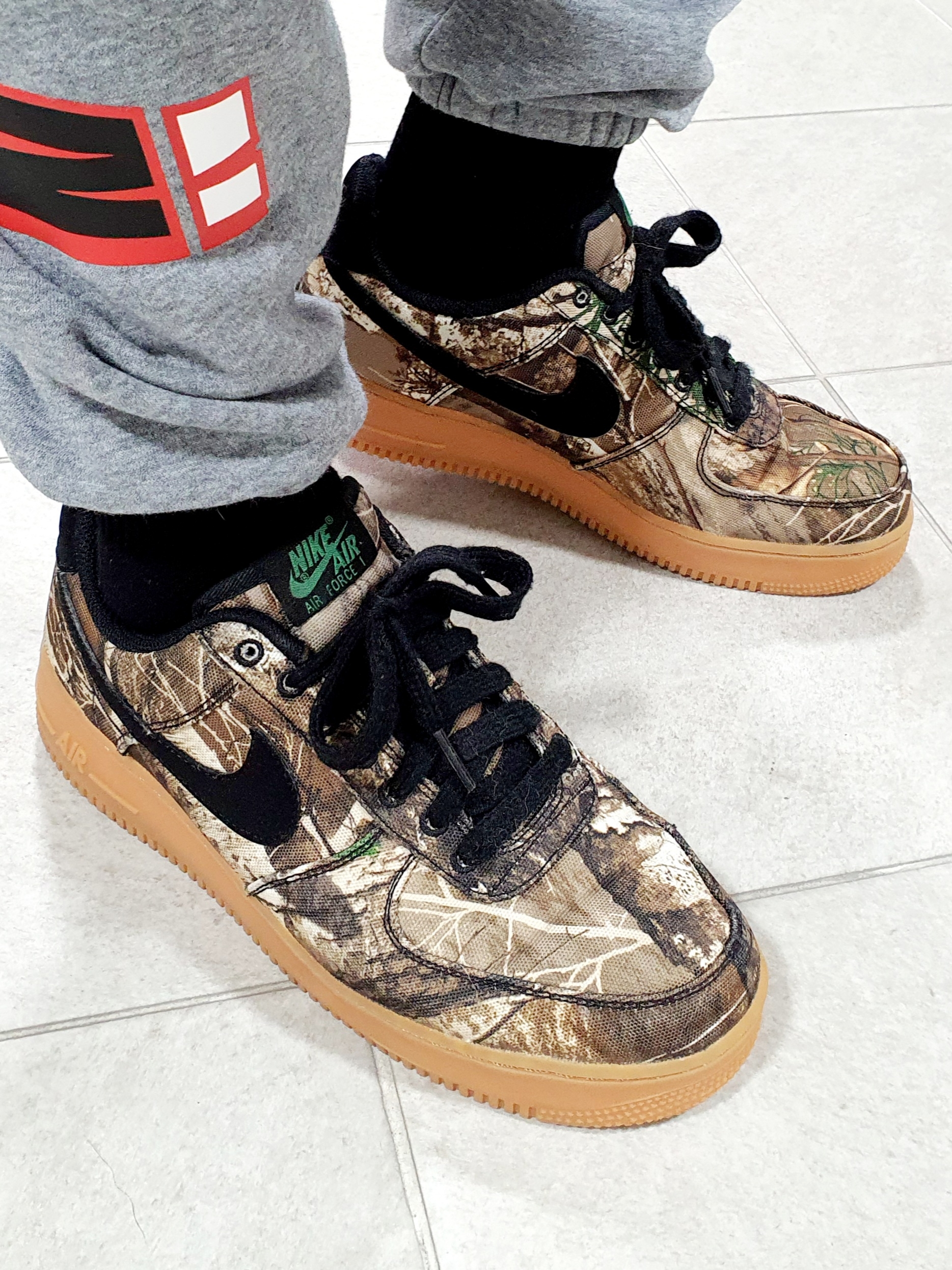 Nike Air Force 1 Low '07 LV8 3 Realtree Black 착용 스타일 - 3