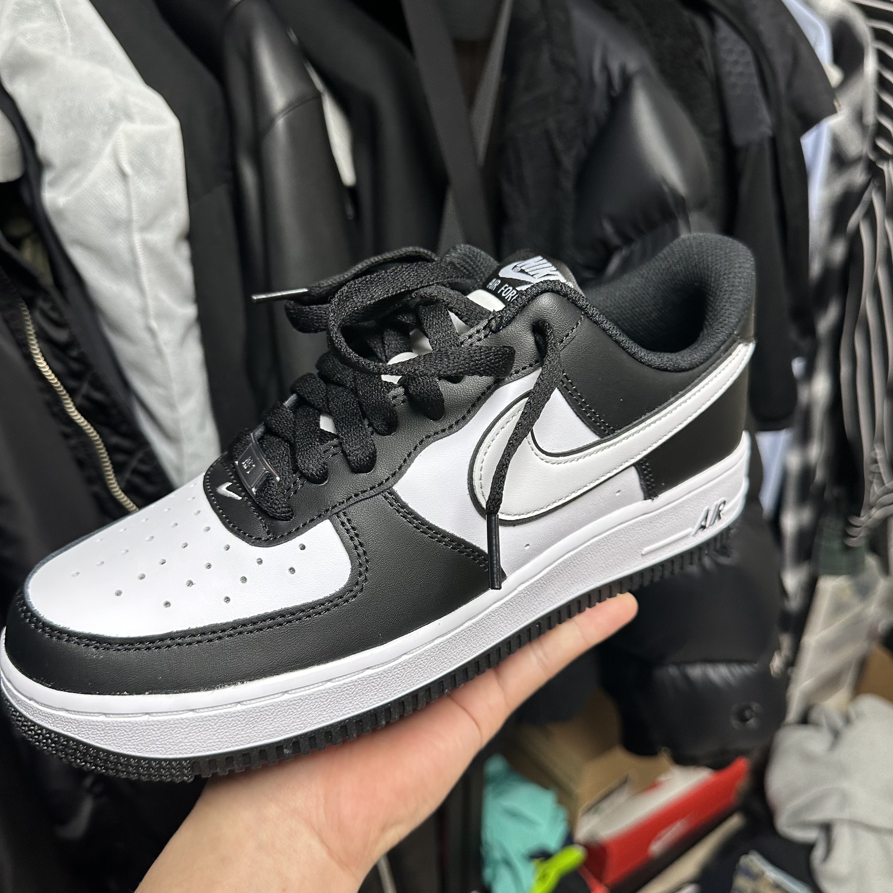 Nike Air Force 1 '07 Black White 착용 스타일