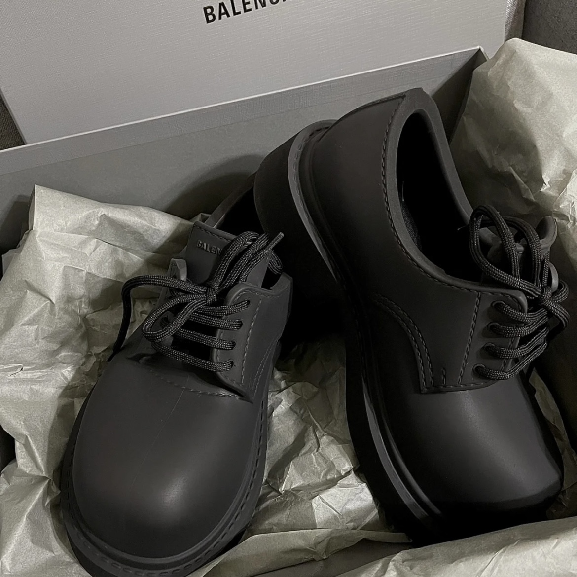 Balenciaga Steroid Derby Black, Balenciaga XL Army Boots Full Eva Black 착용 스타일 - 1