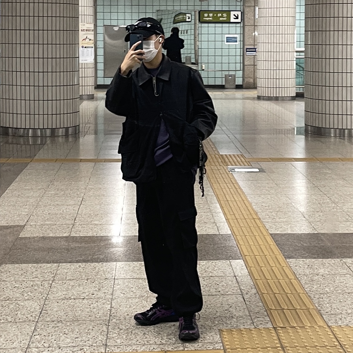 Asics Gel-Kayano 14 Black Lake Drive 착용 스타일