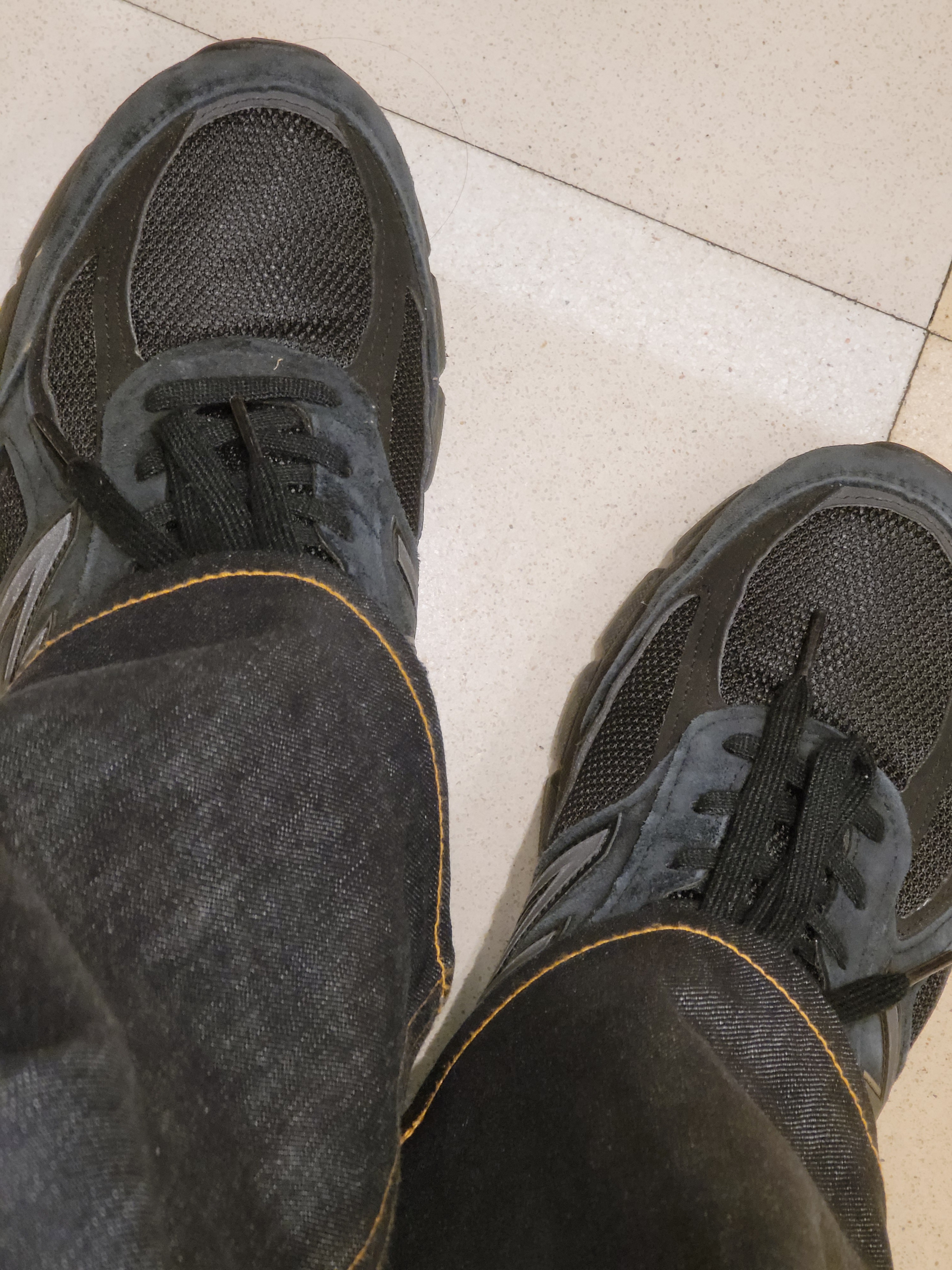 New Balance 990v4 Made in USA Black - D Standard 착용 스타일