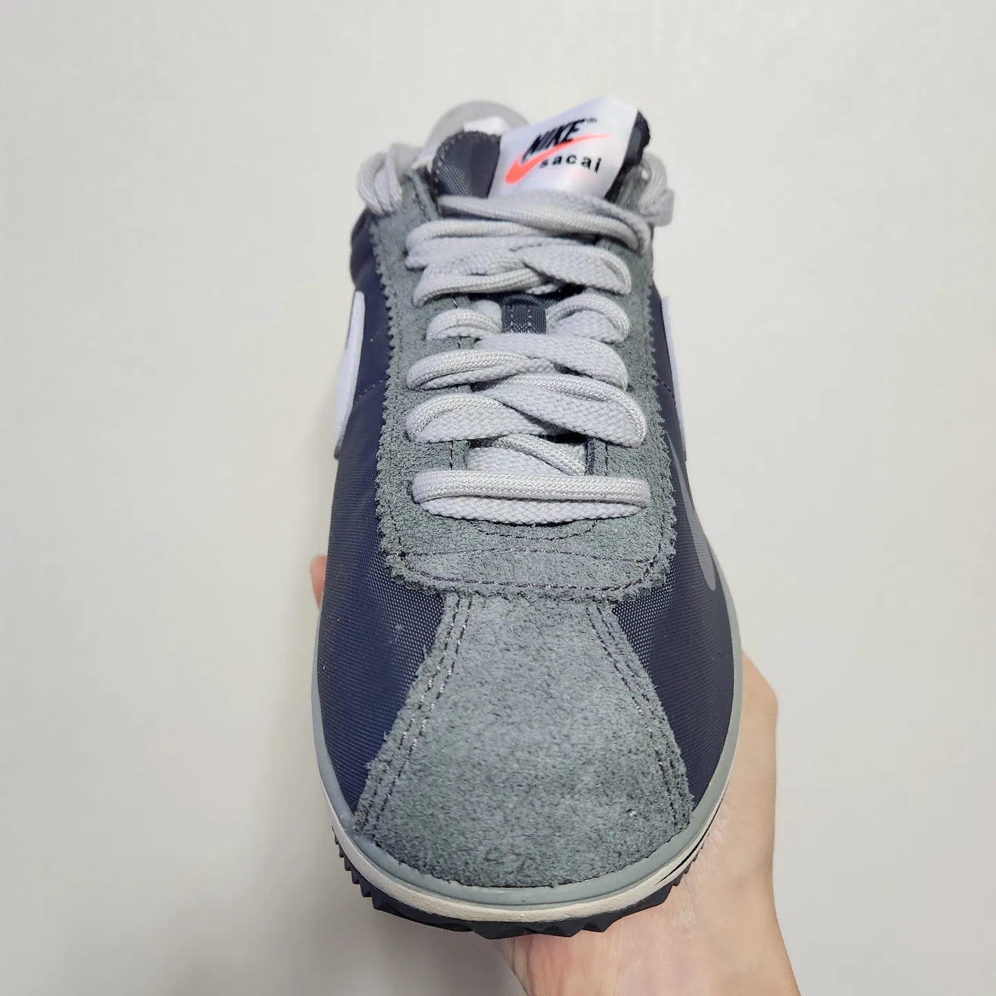 Nike x Sacai Zoom Cortez SP Iron Grey 착용 스타일 - 3