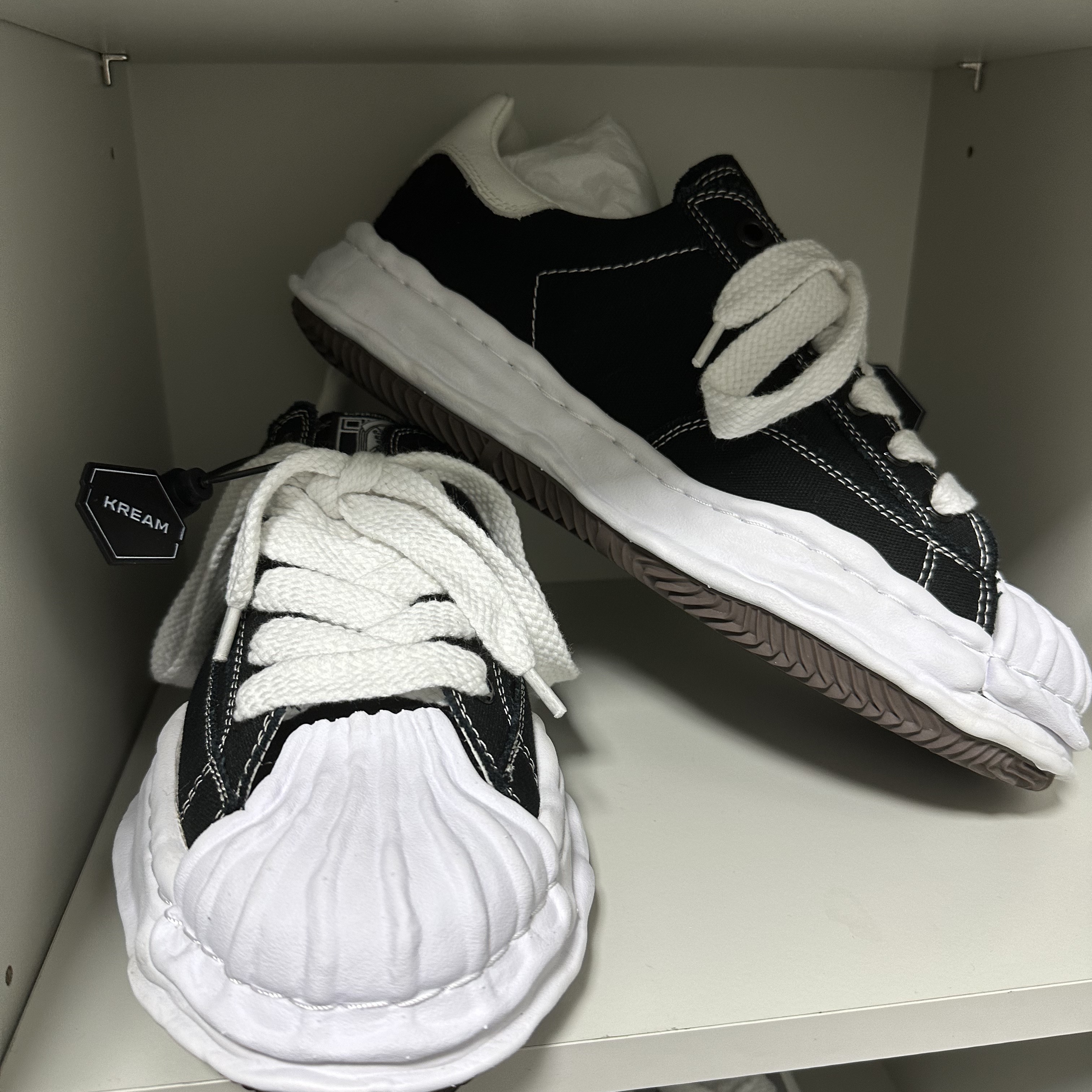 Maison Mihara Yasuhiro x WOW Blakey OG Sole Canvas Low-top Sneakers Nero 착용 스타일 - 1