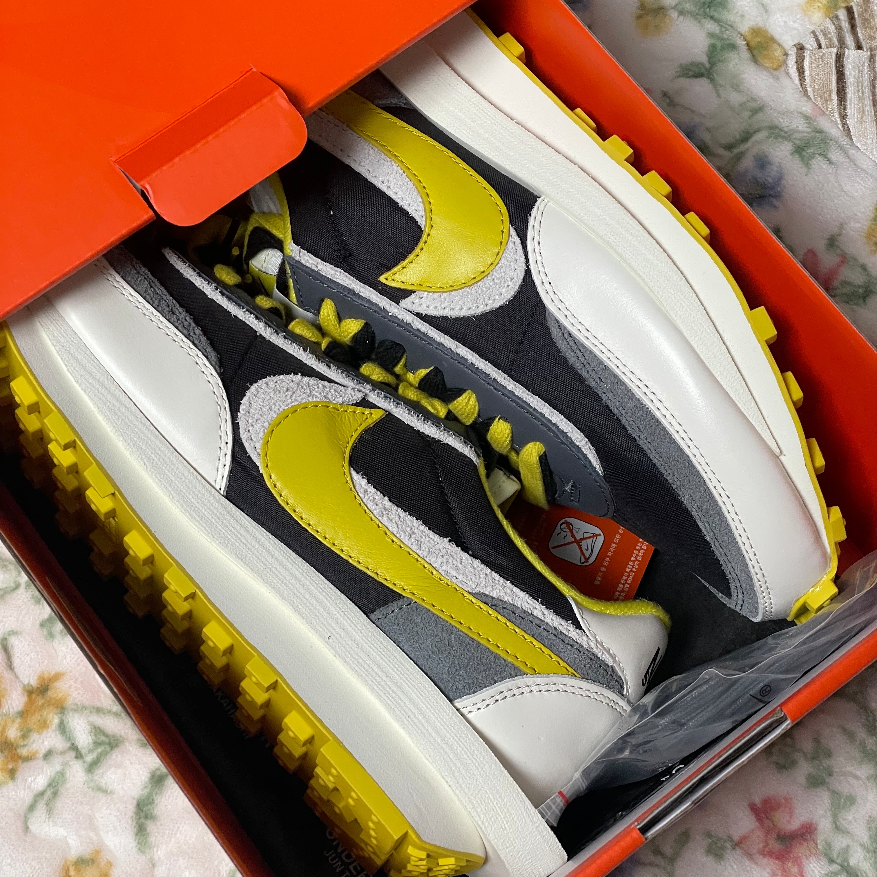 Nike x Sacai x Undercover LDWaffle Black Bright Citron 착용 스타일