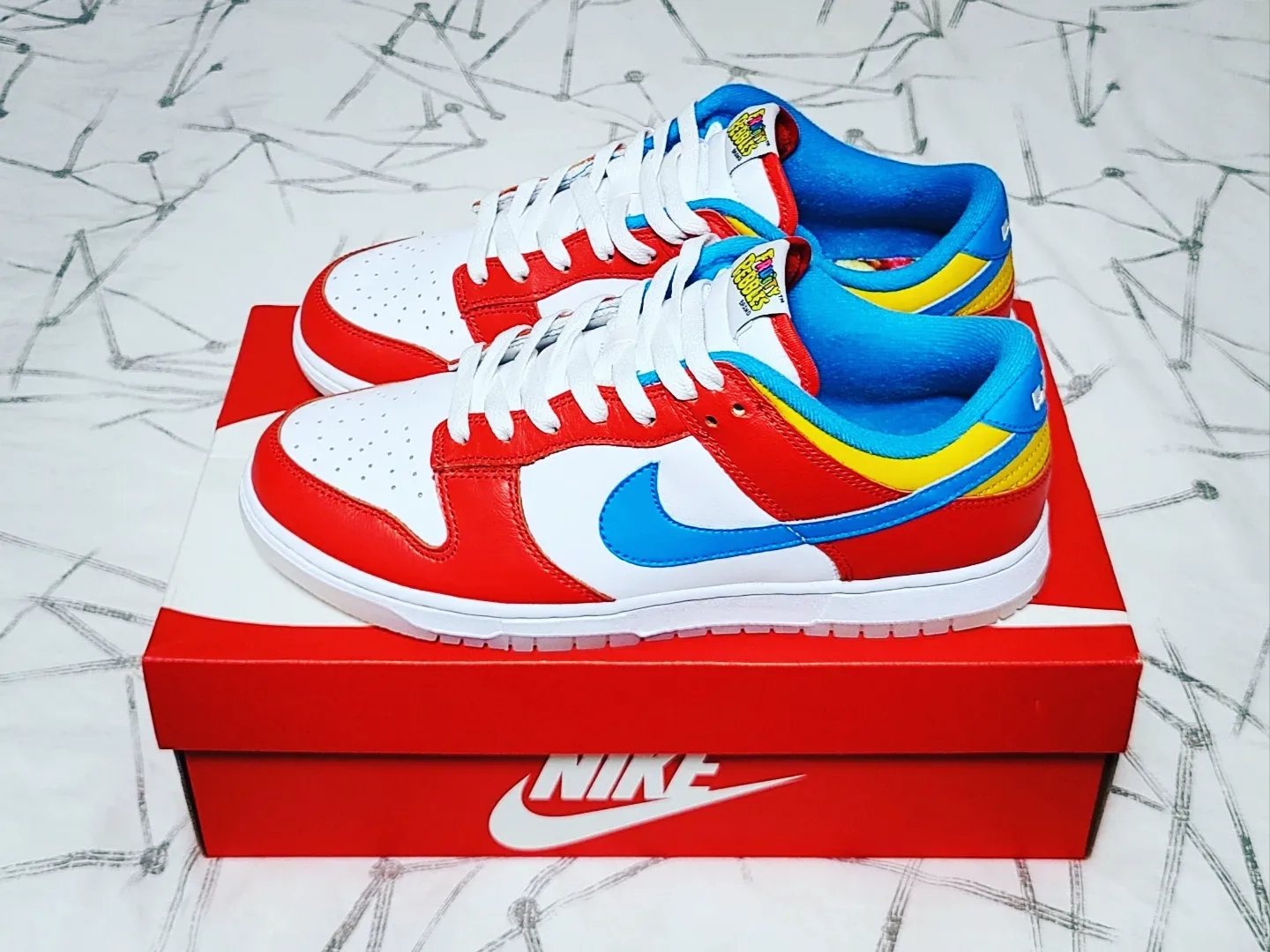 Nike x LeBron James x Fruity Pebbles Dunk Low QS Habanero Red 착용 스타일 - 2