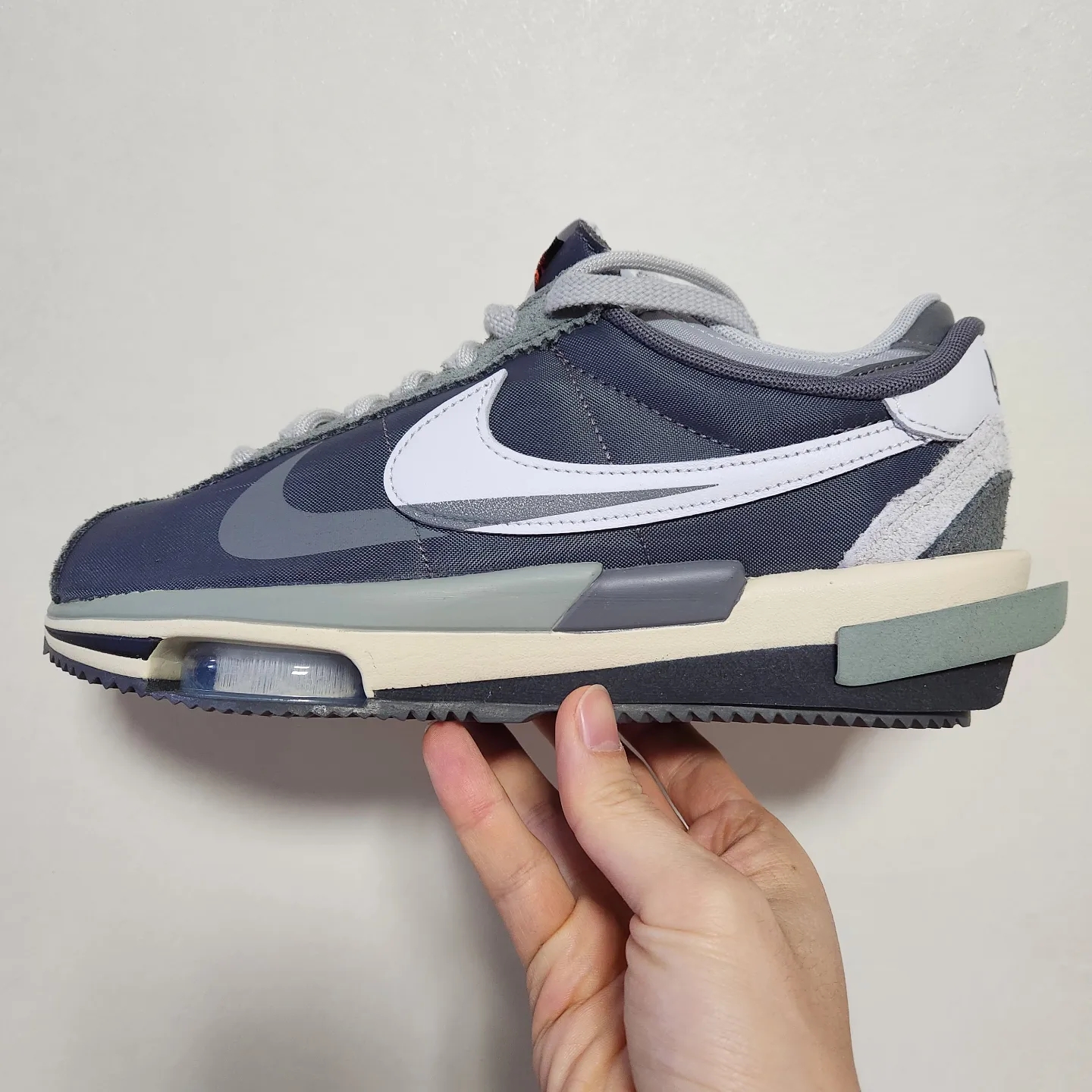 Nike x Sacai Zoom Cortez SP Iron Grey 착용 스타일 - 2