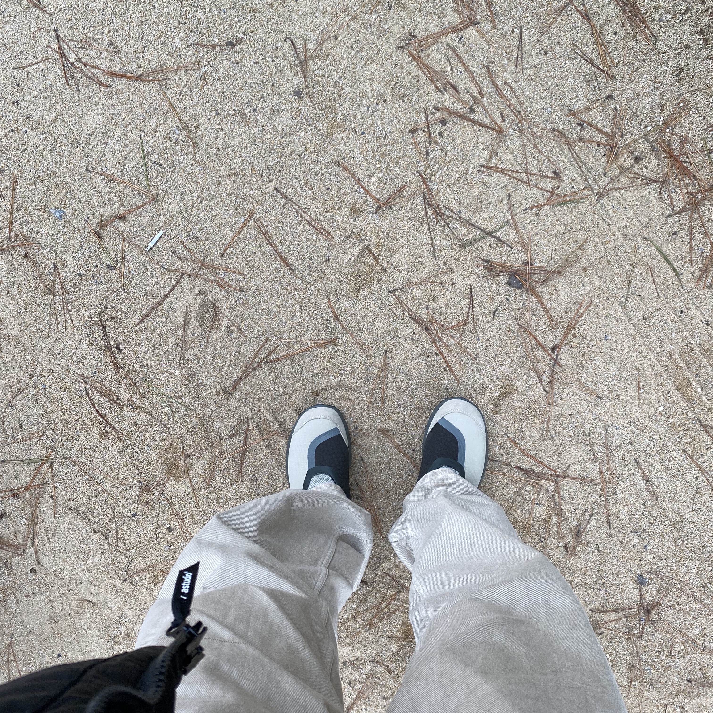 Salomon RX Snug Moss Gray, Adidas Yeezy Boost 700 Wave Runner Solid Grey 2021/2022 착용 스타일 - 1