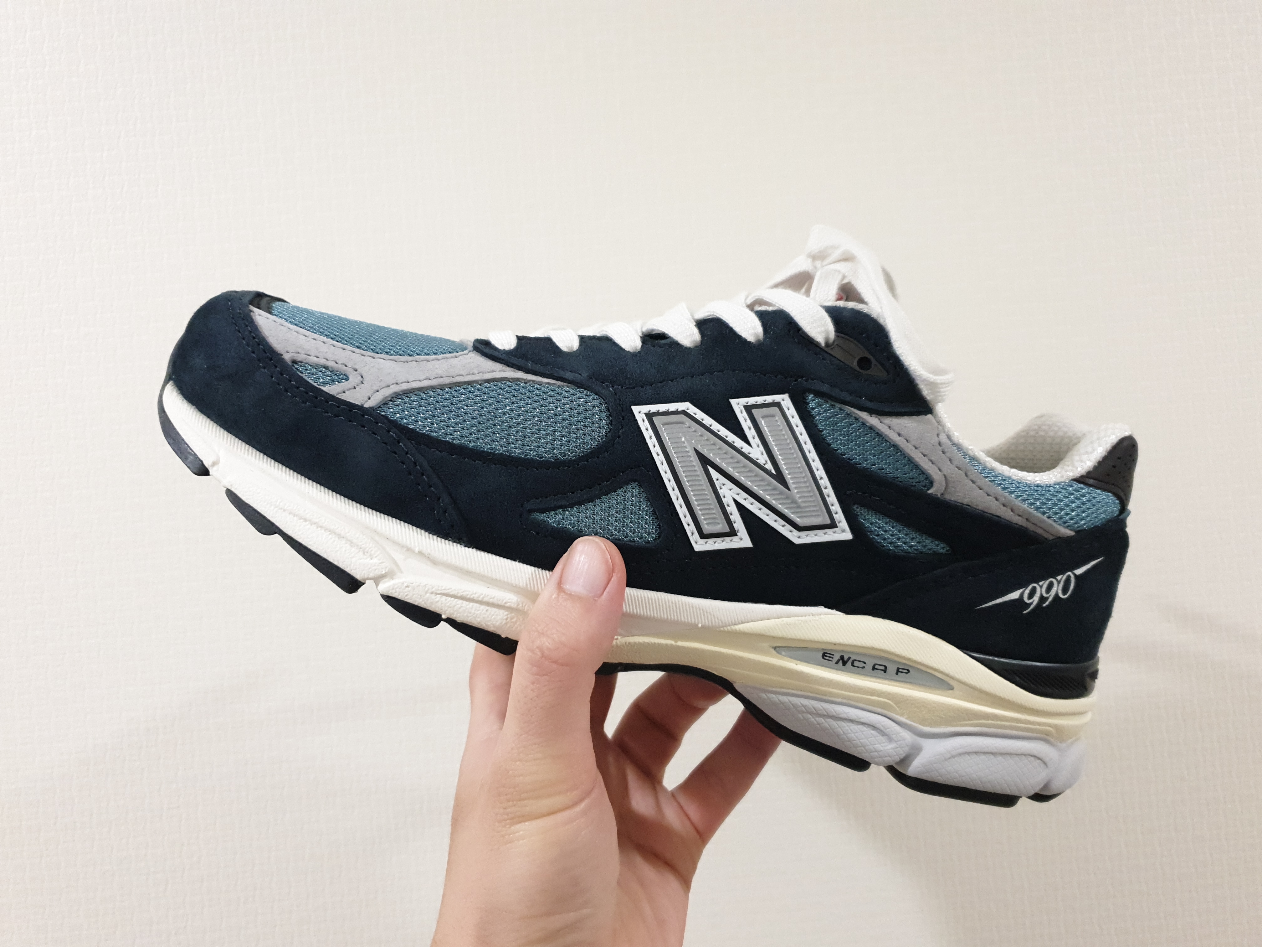 New Balance 990v3 Made in USA Navy Spring Tide 착용 스타일