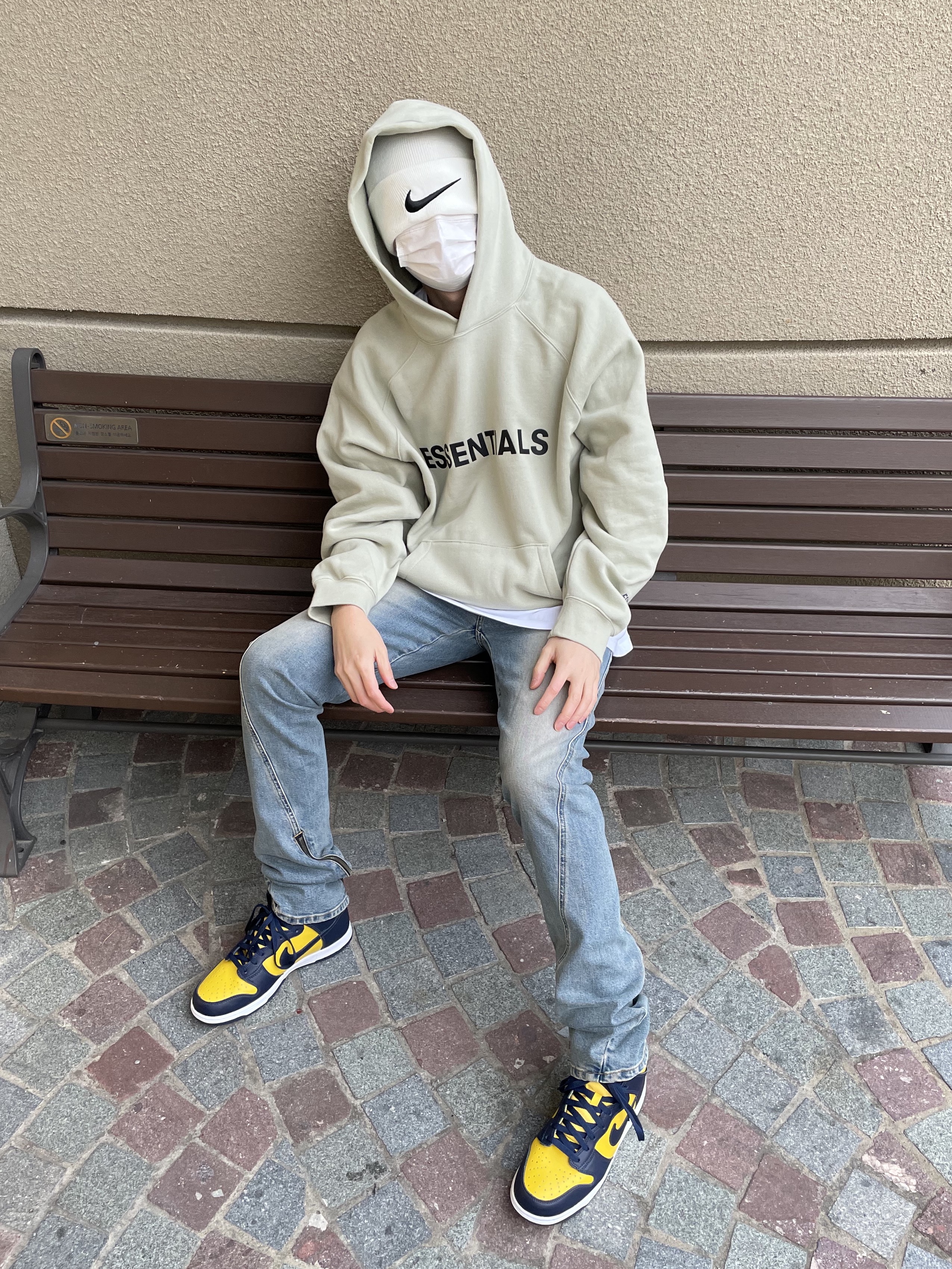 Essentials 3D Silicon Applique Pullover Hoodie Alfafa Sage - 20FW, Nike x Stussy NRG Cuffed Beanie Summit White 착용 스타일