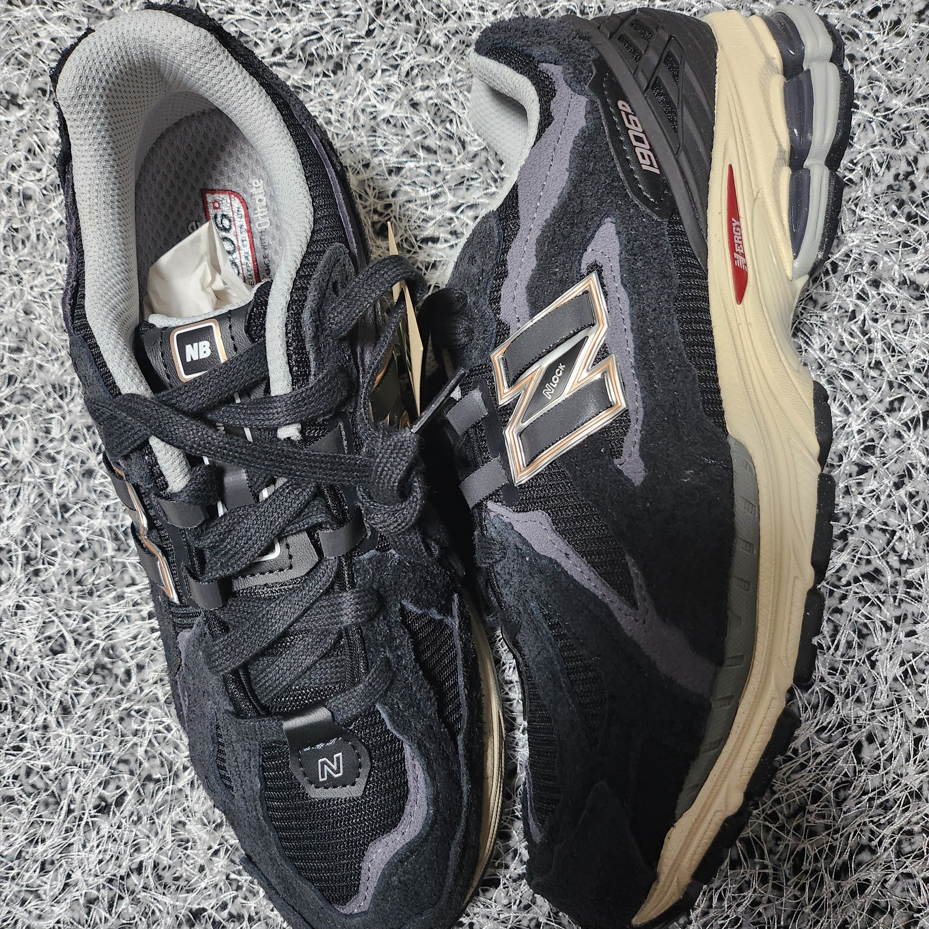 New Balance 1906D Protection Pack Black 착용 스타일