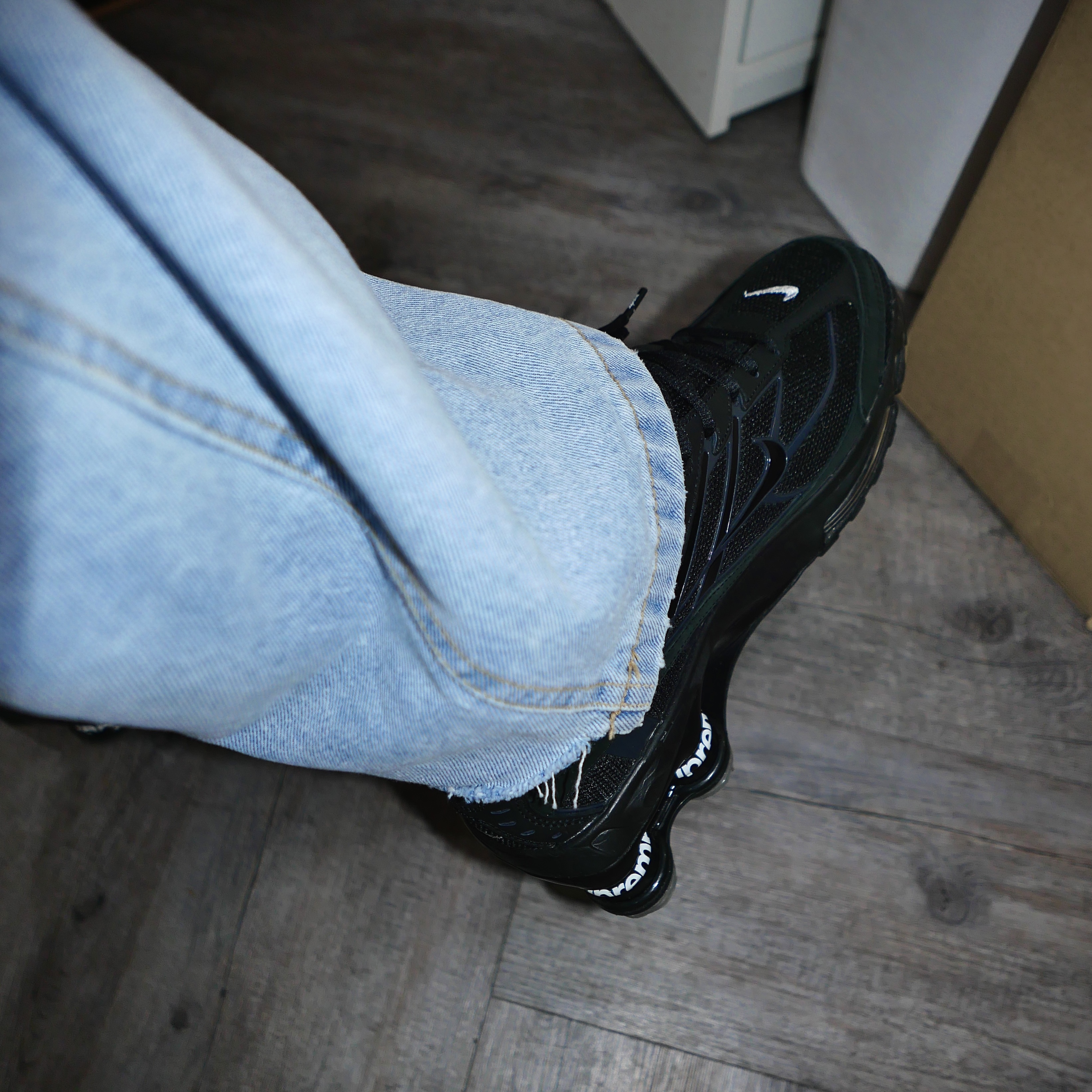Nike x Supreme Shox Ride 2 SP Black 착용 스타일 - 1