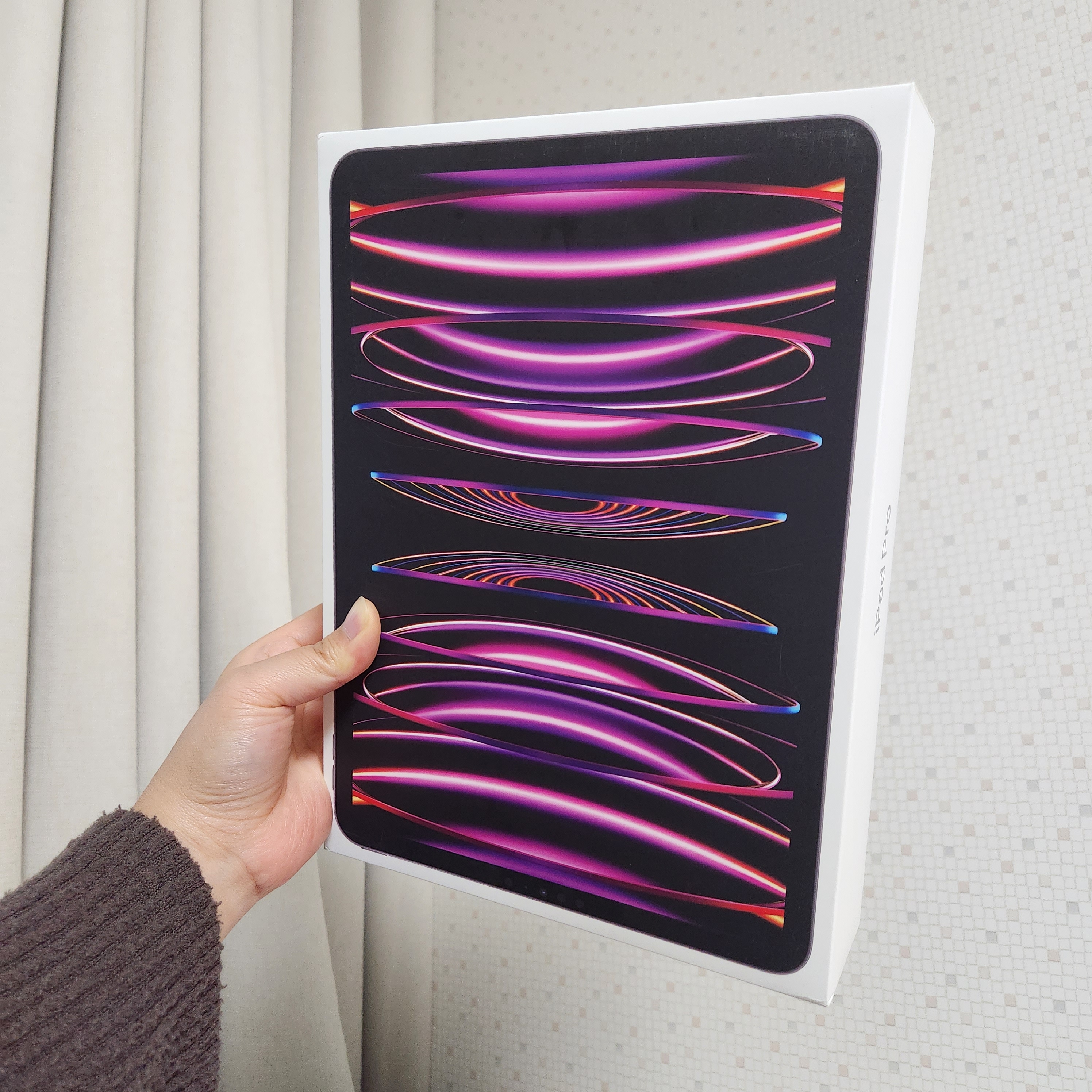 Apple iPad Pro 4th Gen 11-inch Wifi 256GB Space Gray (Korean Ver.) 착용 스타일