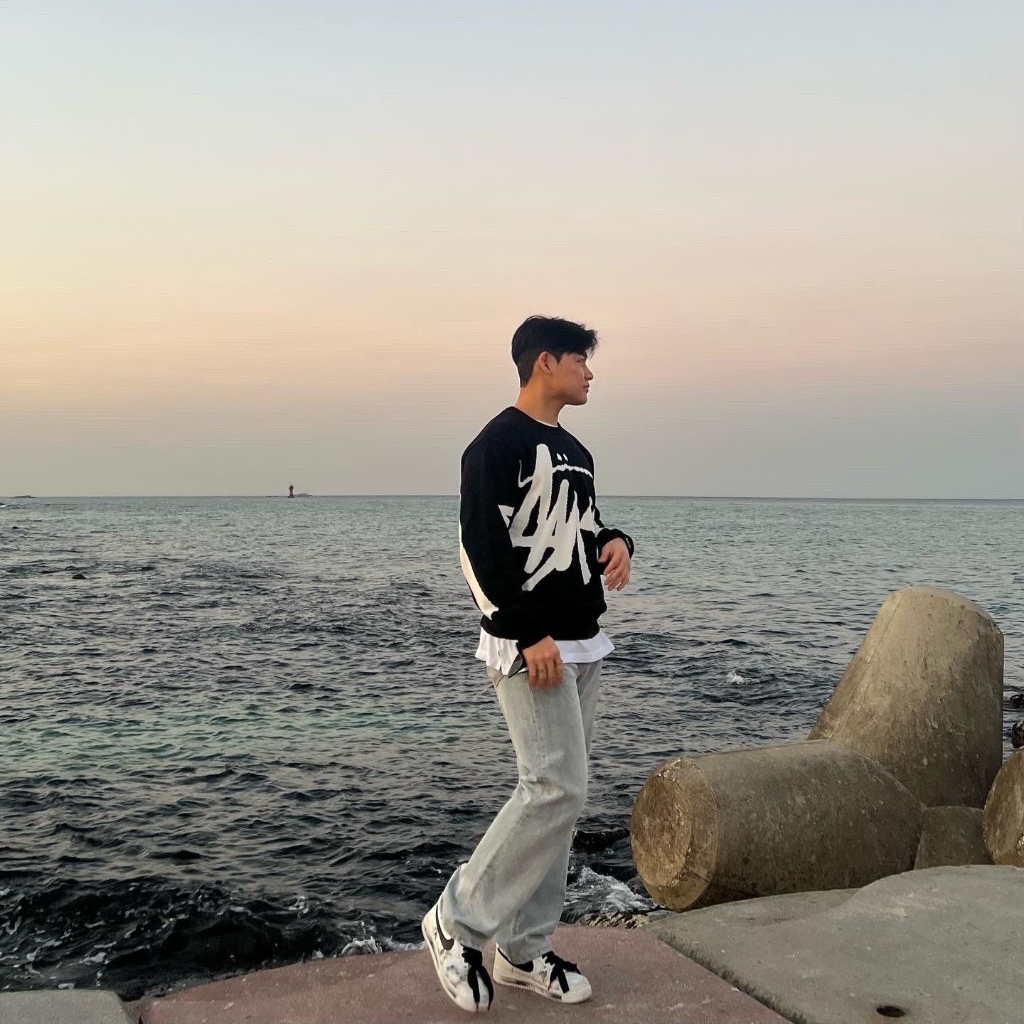 Stussy Stock Sweater Black, Nike x Peaceminusone Air Force 1 Low Para-Noise 2.0 착용 스타일 - 2