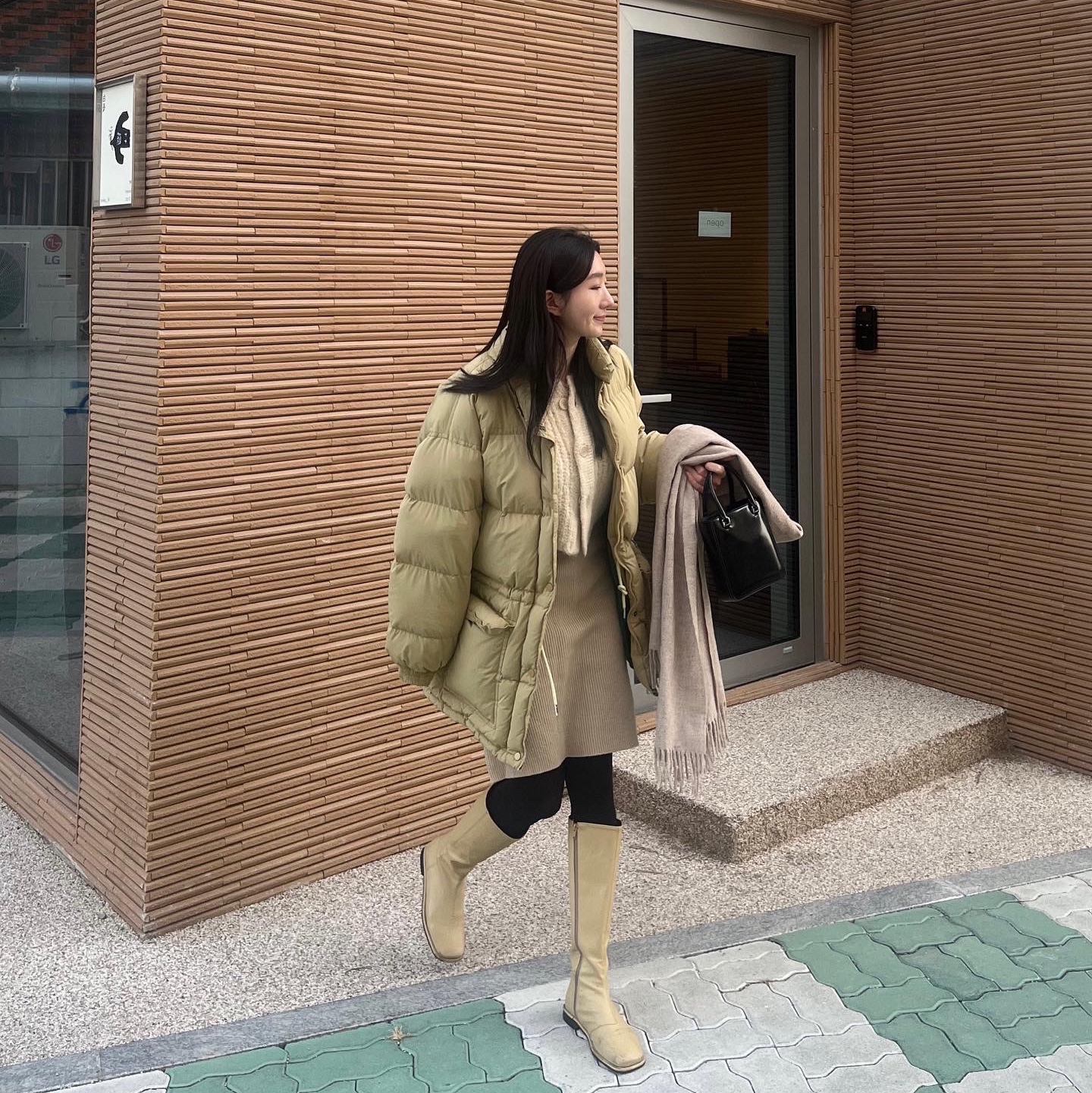 Acne Studios Canada Narrow New Wool Muffler Oatmeal Melange 착용 스타일 - 2