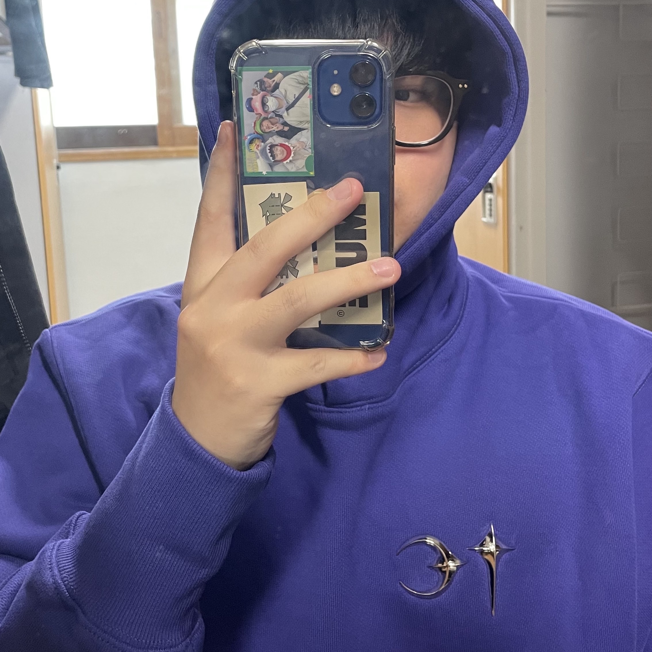 Thug Club Cave Down Jacket Silver 착용 스타일
