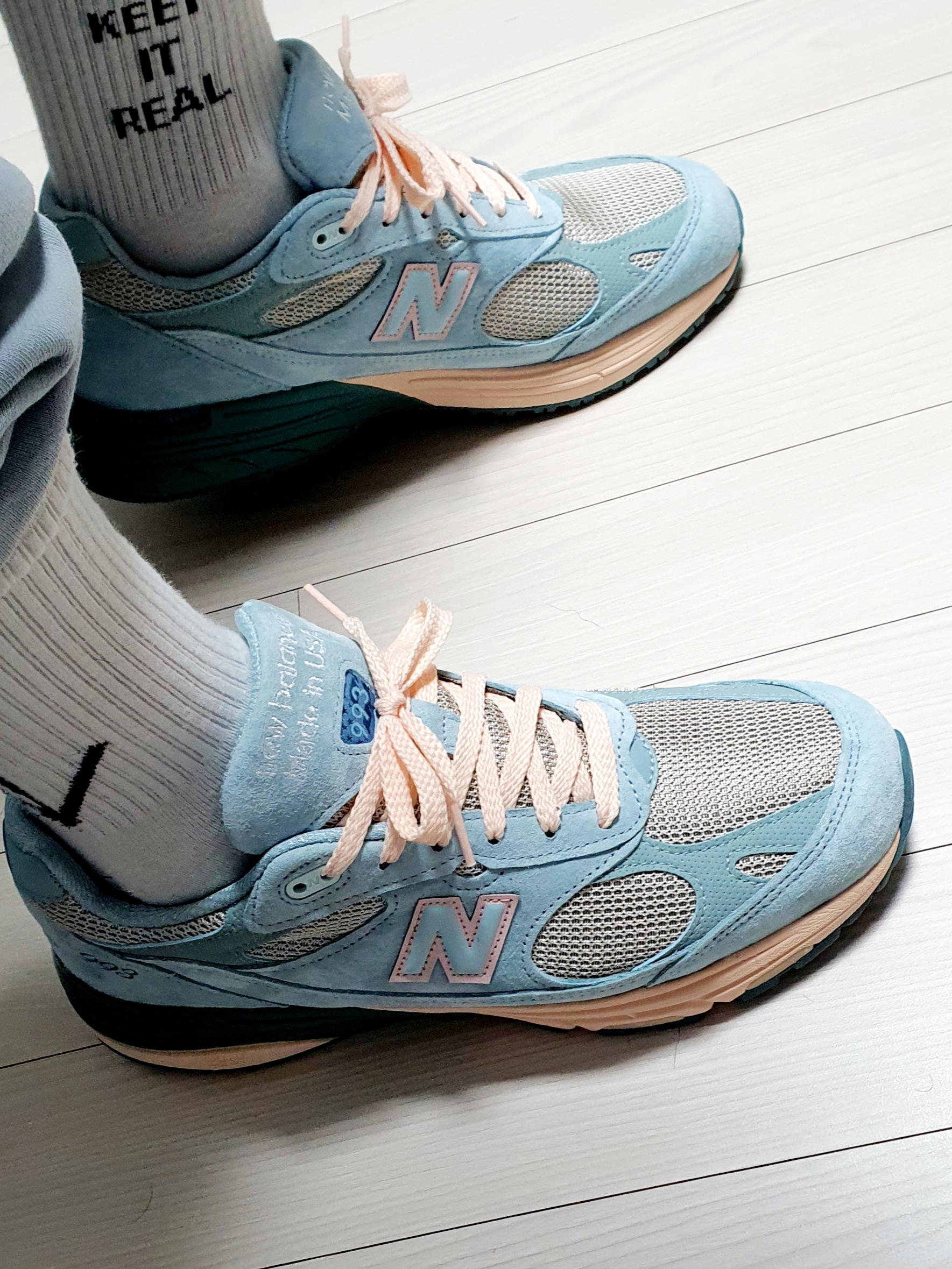 New Balance x Joe Freshgoods 993 Made in USA Arctic Blue 착용 스타일 - 3