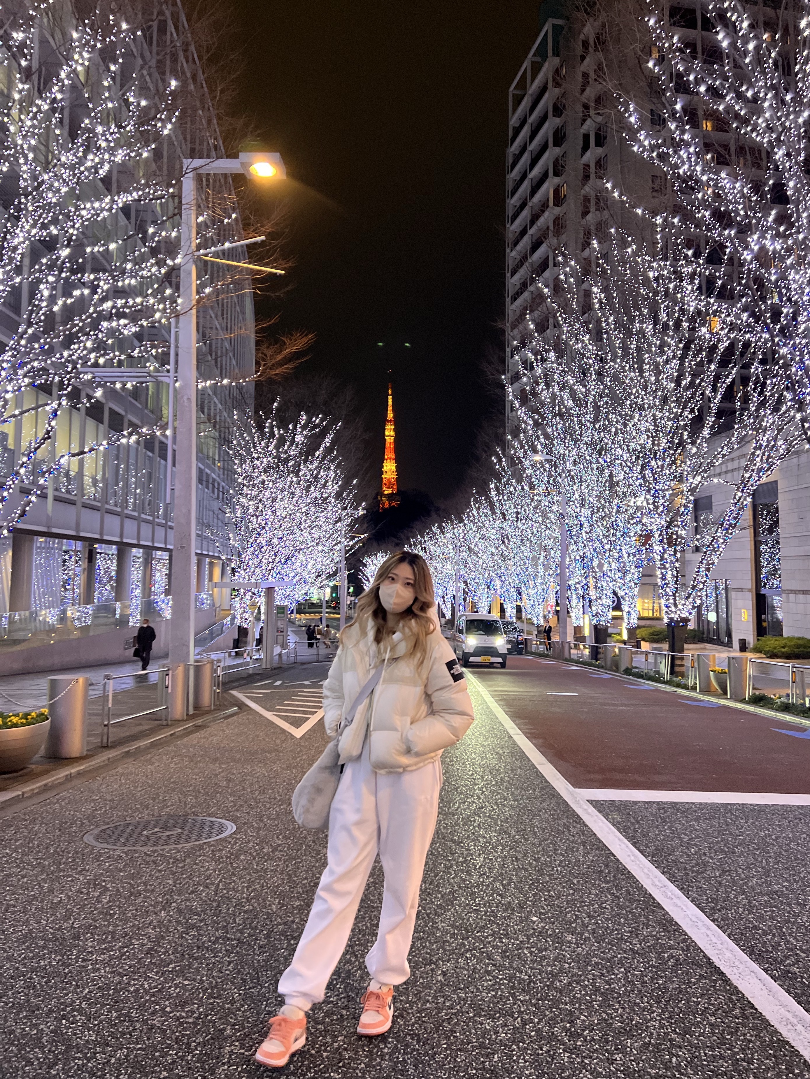 (W) Jordan 1 Low Light Madder Root, (W) The North Face White Label Novelty Nuptse Down Jacket Cream 착용 스타일 - 3