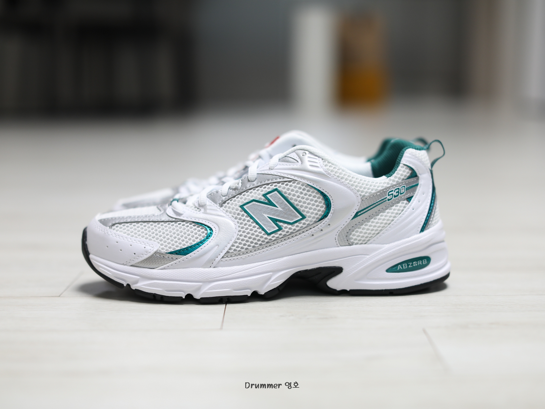 New Balance 530 White Mint 착용 스타일