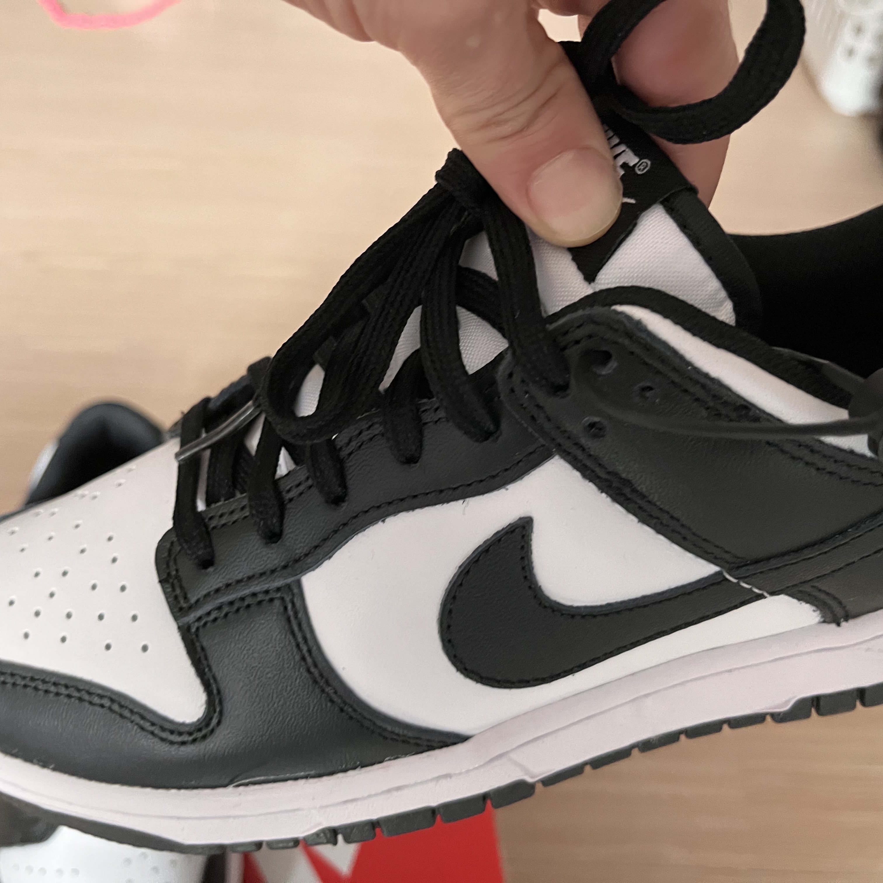 (W) Nike Dunk Low Black 착용 스타일 - 2