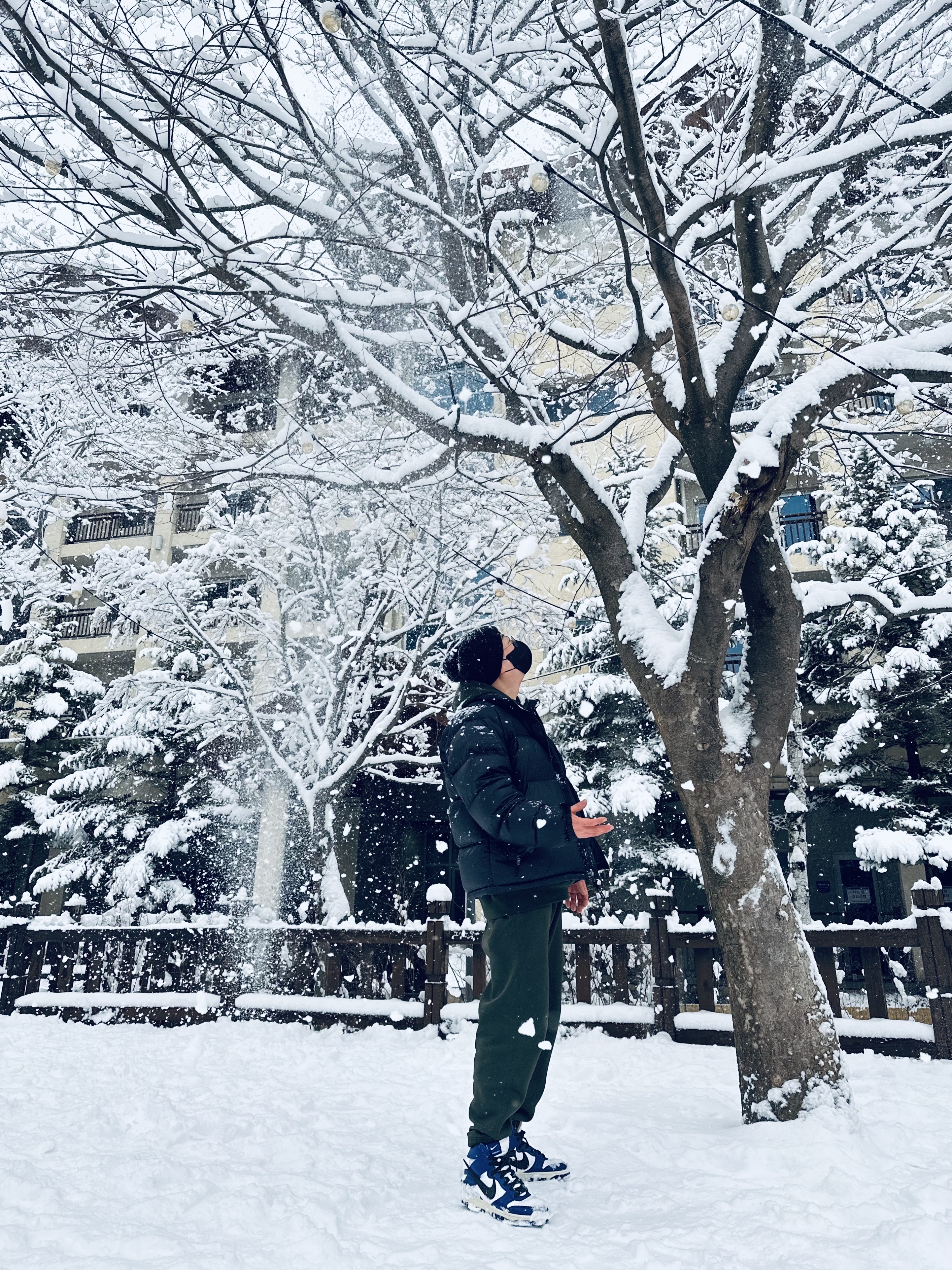 Nike x Stussy NRG Cuffed Beanie Black, The North Face 1996 Eco Nuptse Jacket Black 착용 스타일 - 4