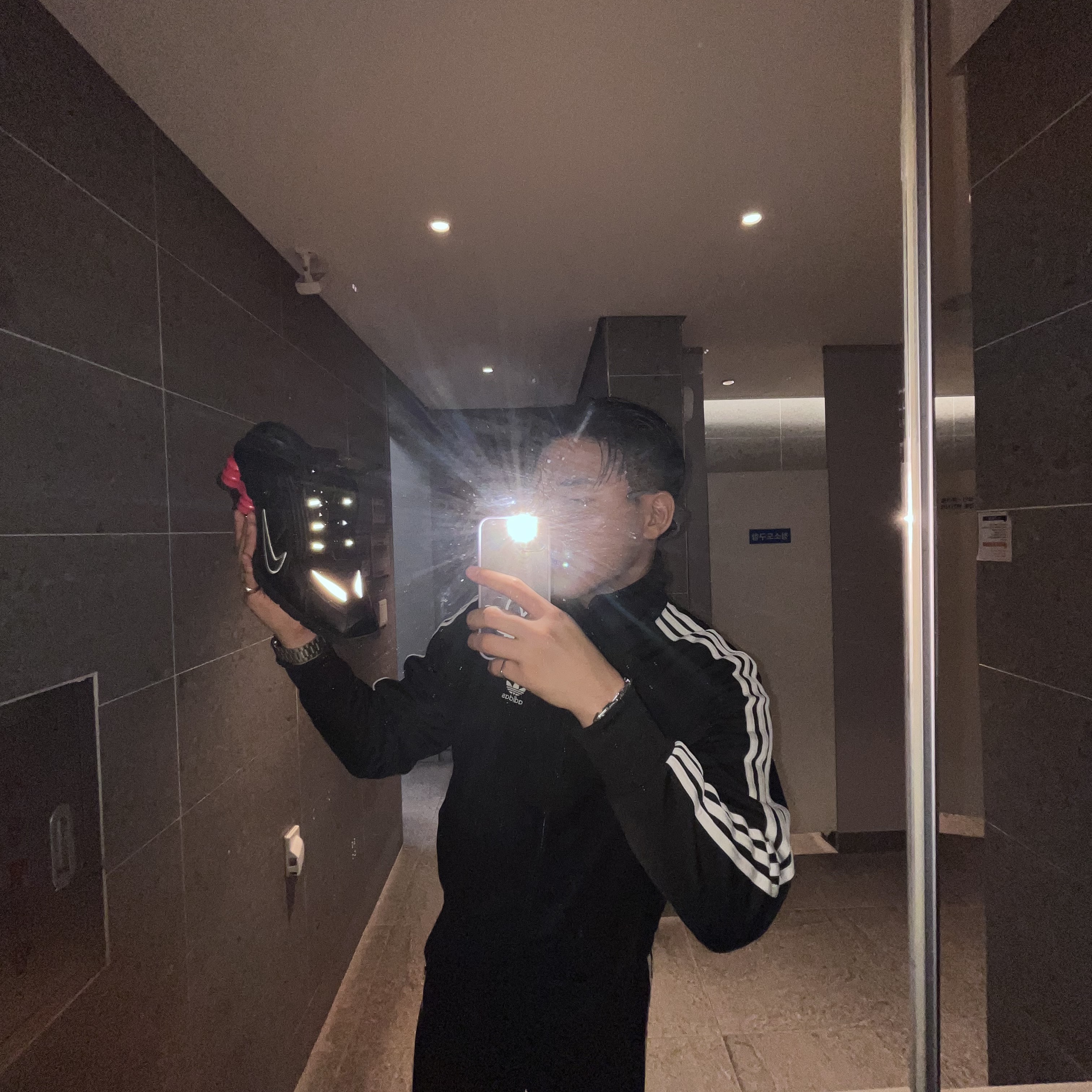 Nike x Martine Rose Shox MR4 Black 착용 스타일
