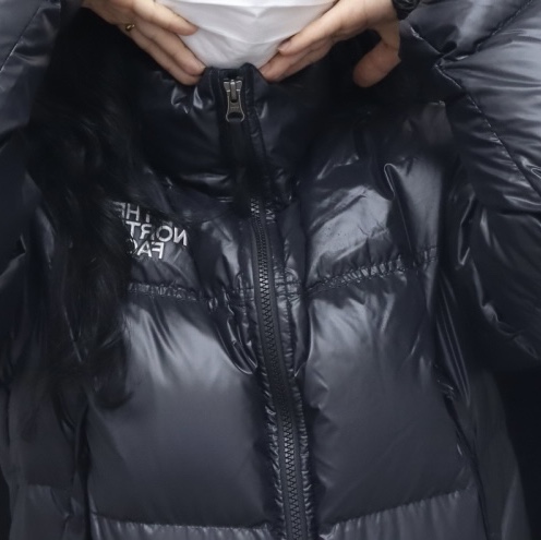 (W) The North Face Nuptse Short Jacket TNF Black 착용 스타일