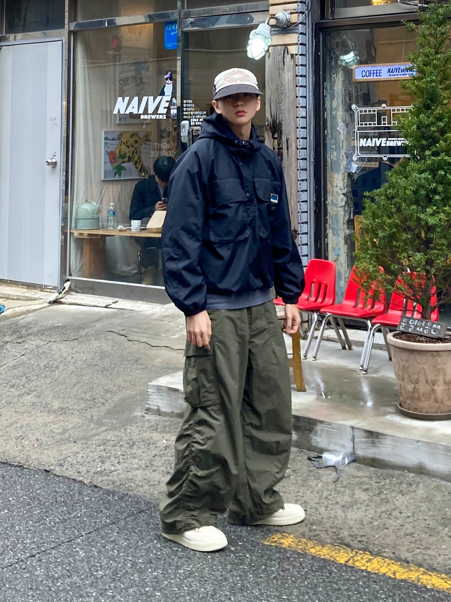 Nike x Stussy Air Force 1 '07 Mid SP Fossil 착용 스타일 - 3