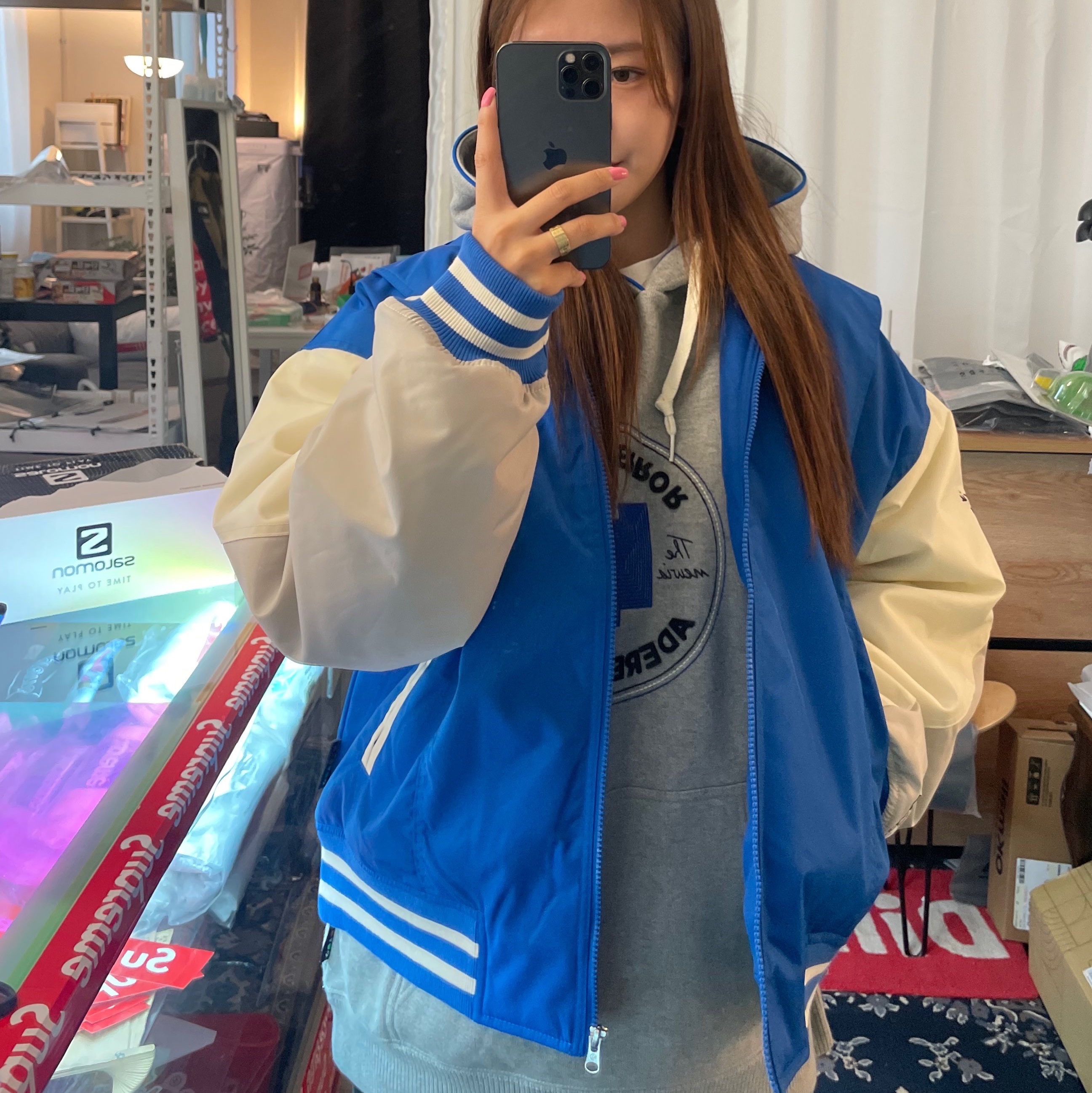 Converse x Ader Error Shapes Pullover Hoodie Vintage Grey Heather, Converse x Ader Error Shapes Varsity Jacket Cobalt 착용 스타일