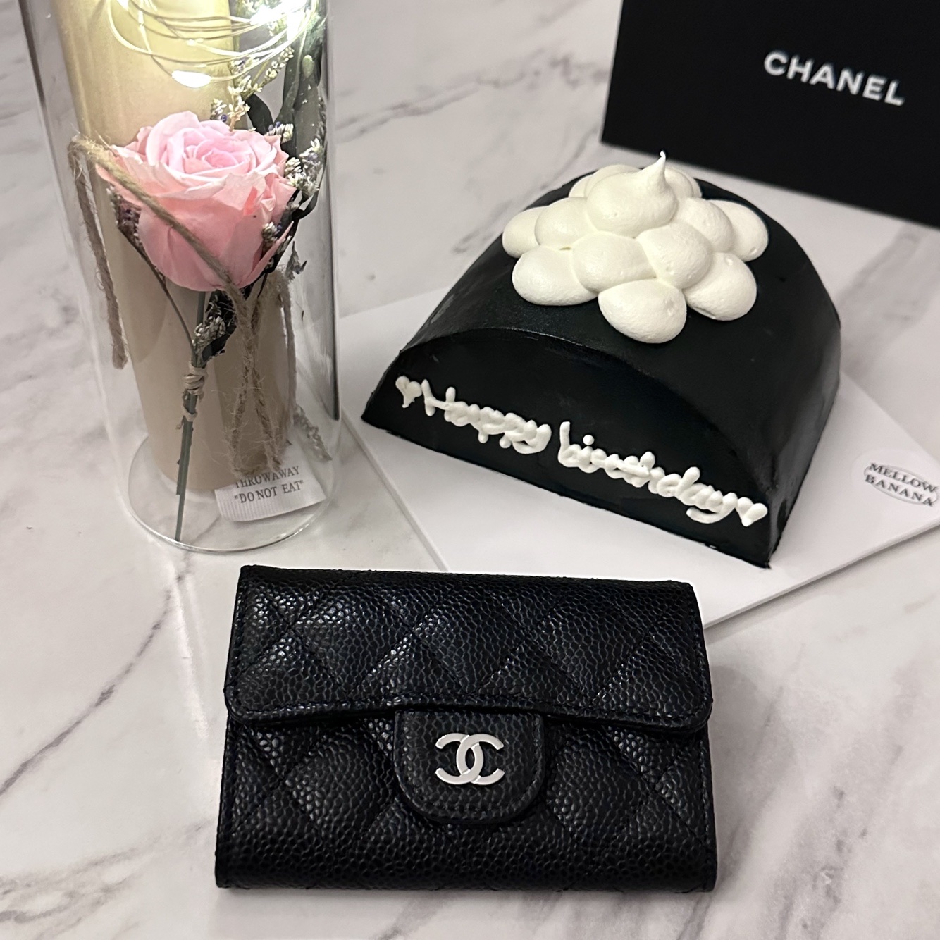 Chanel Classic Card Holder Grained Calfskin & Silver Black 착용 스타일