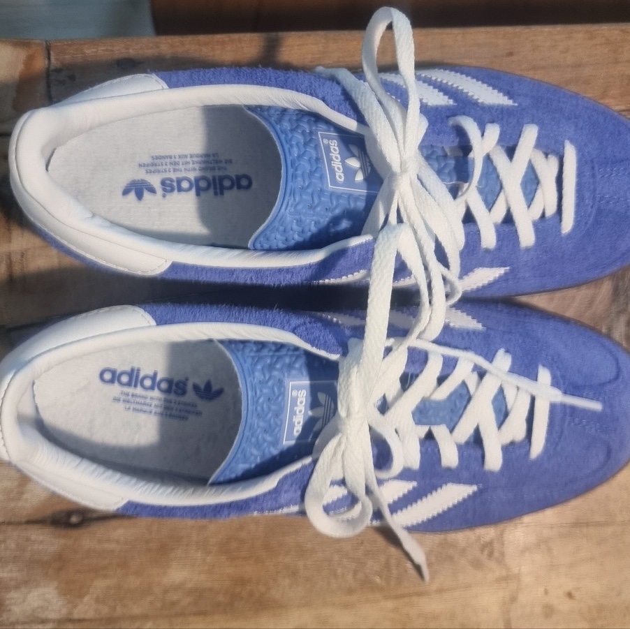 (W) Adidas Gazelle Indoor Blue Fusion Cloud White 착용 스타일