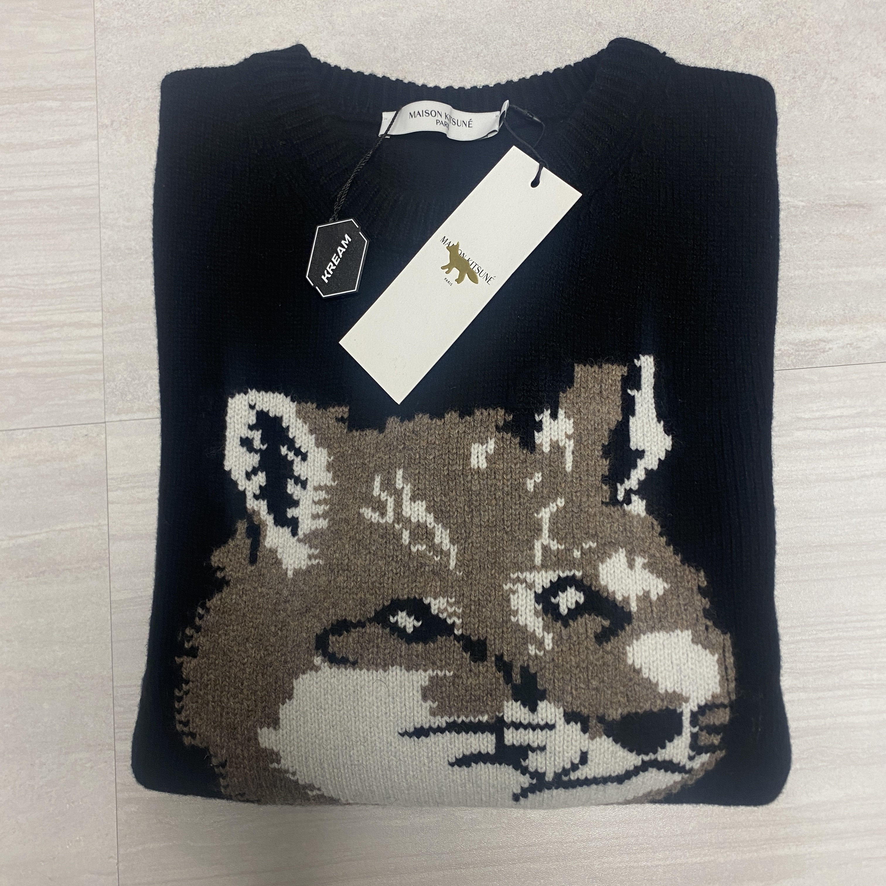 Maison Kitsune Big Fox Head Pullover Knit Black 착용 스타일