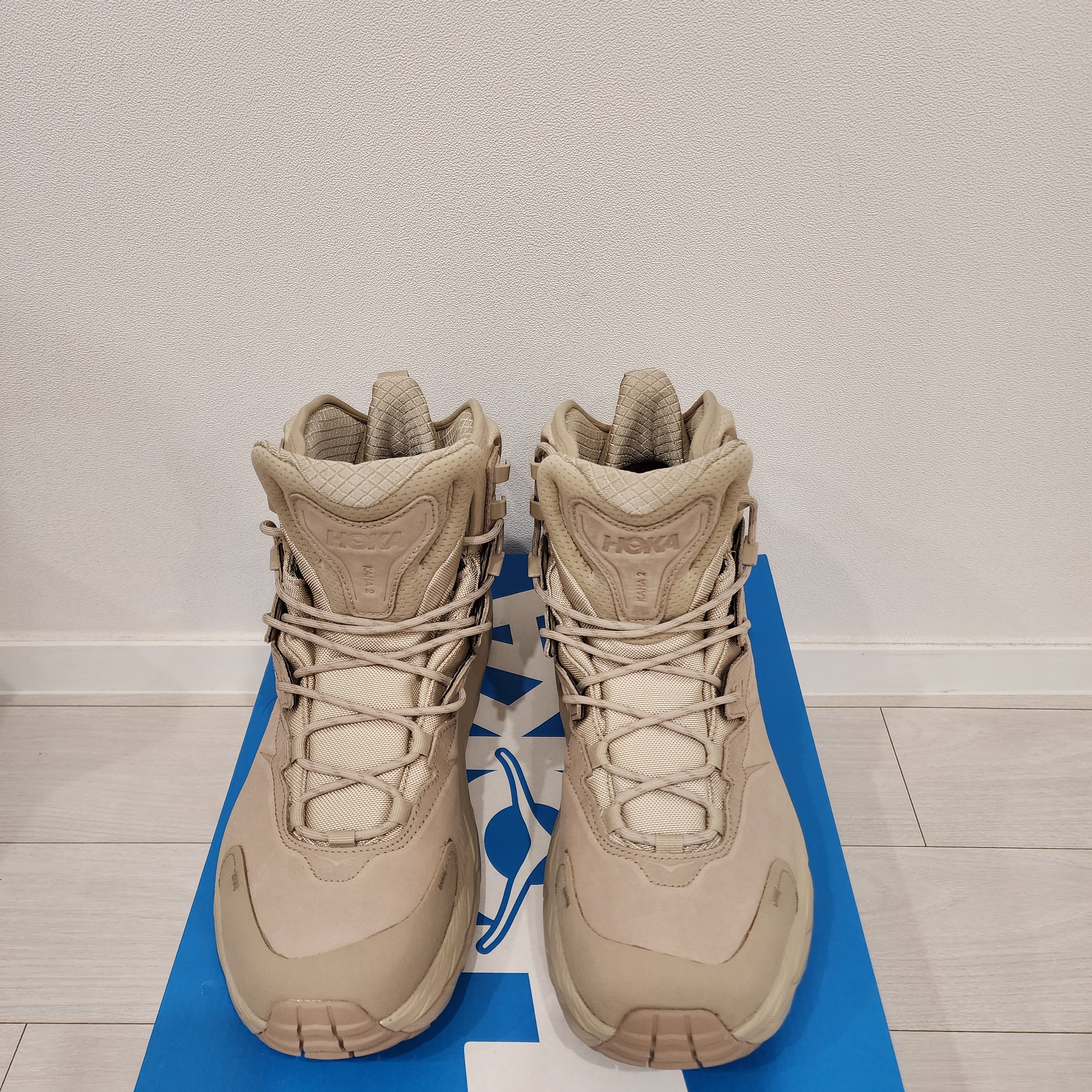 Hoka Kaha 2 Gore-Tex Oxford Tan 착용 스타일