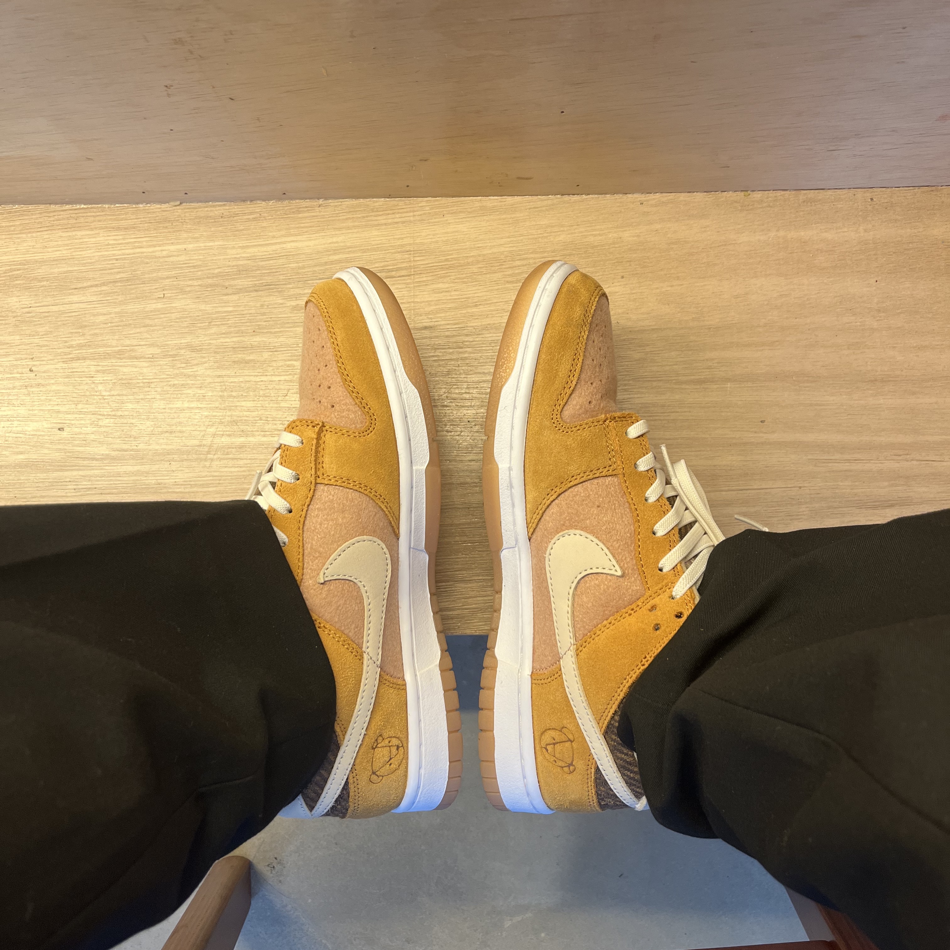 Nike Dunk Low SE Praline Desert Ochre 착용 스타일