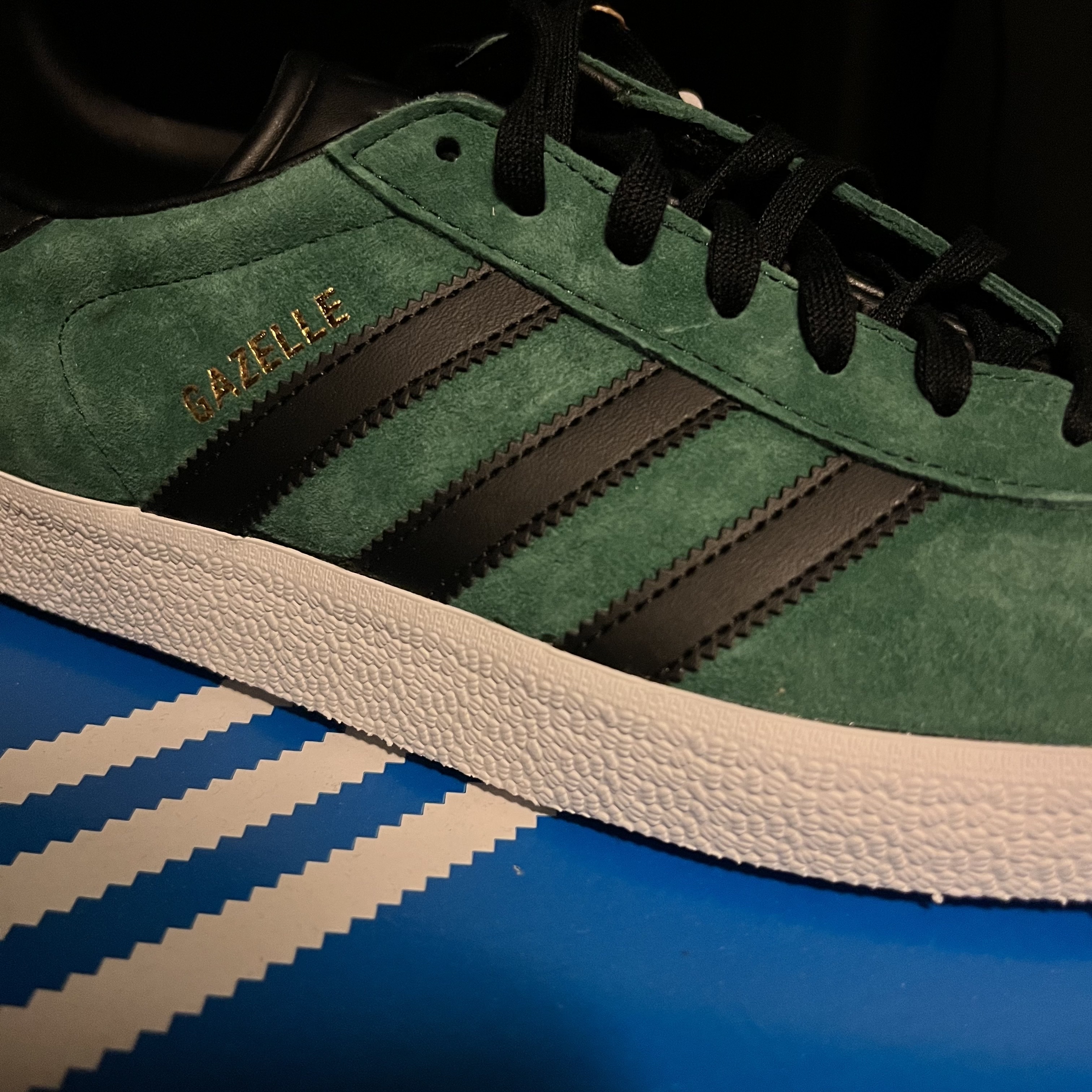 Adidas Gazelle Collegiate Green 착용 스타일