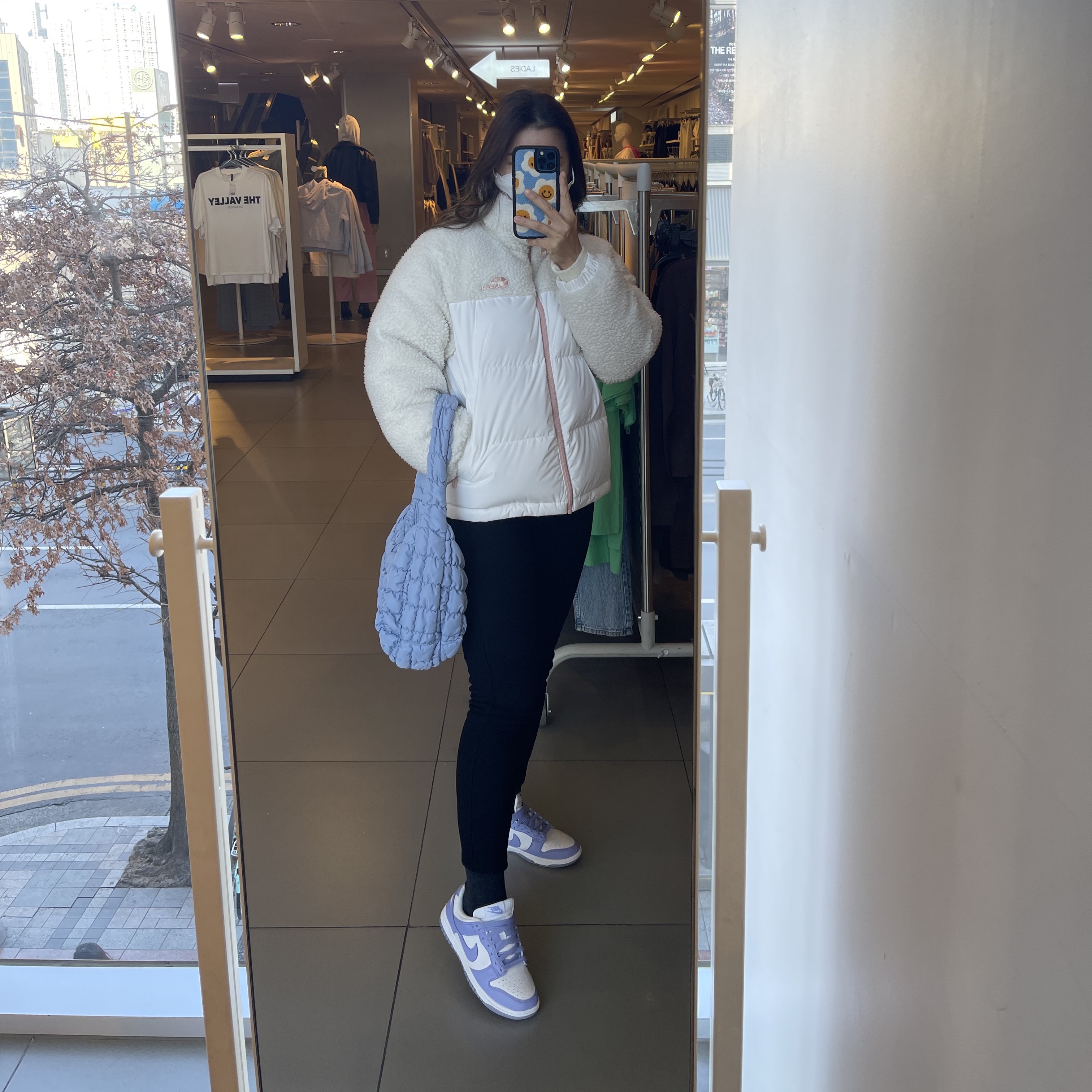 COS Quilted Mini Bag Light Blue 착용 스타일