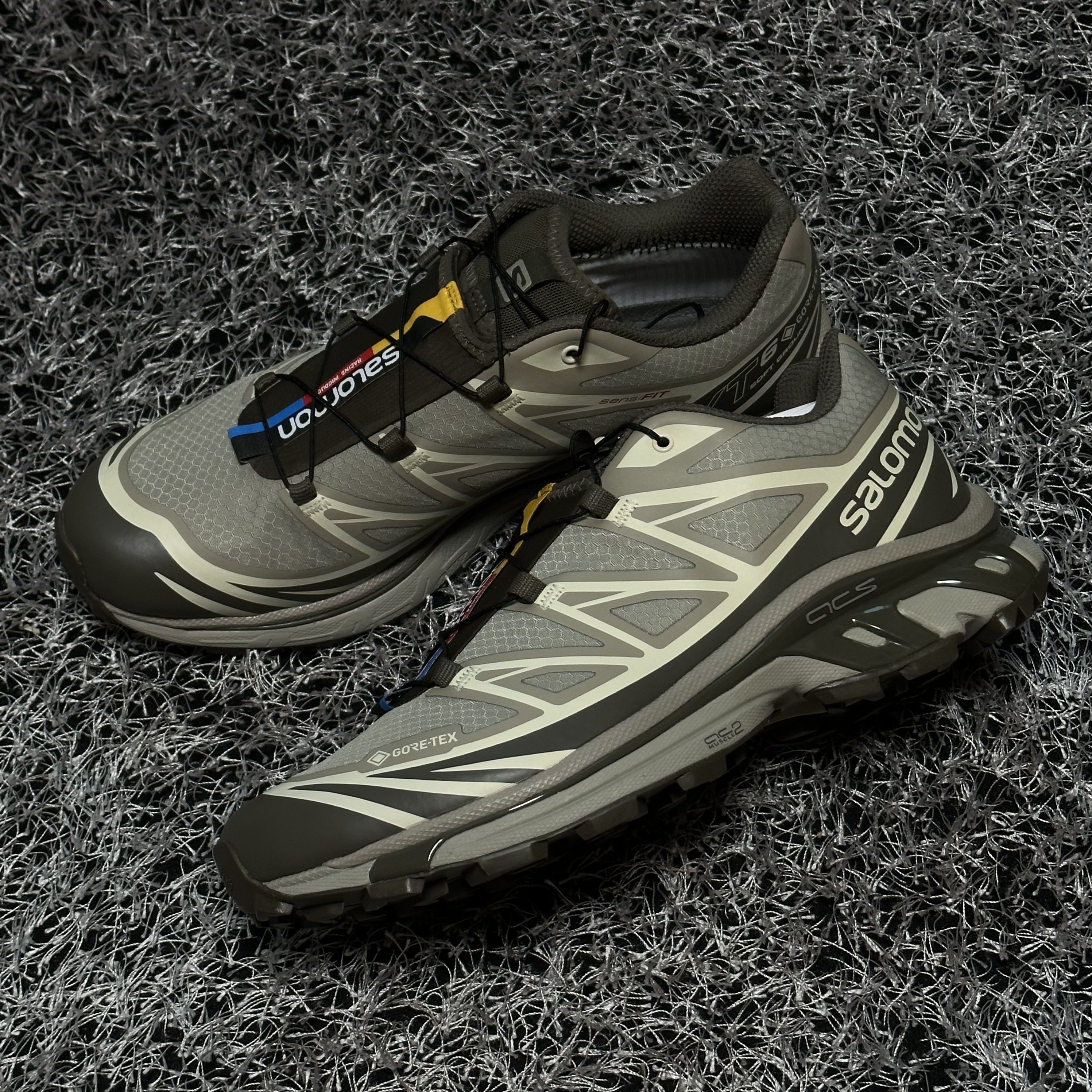 Salomon XT-6 Gore-Tex Vintage Khaki 착용 스타일