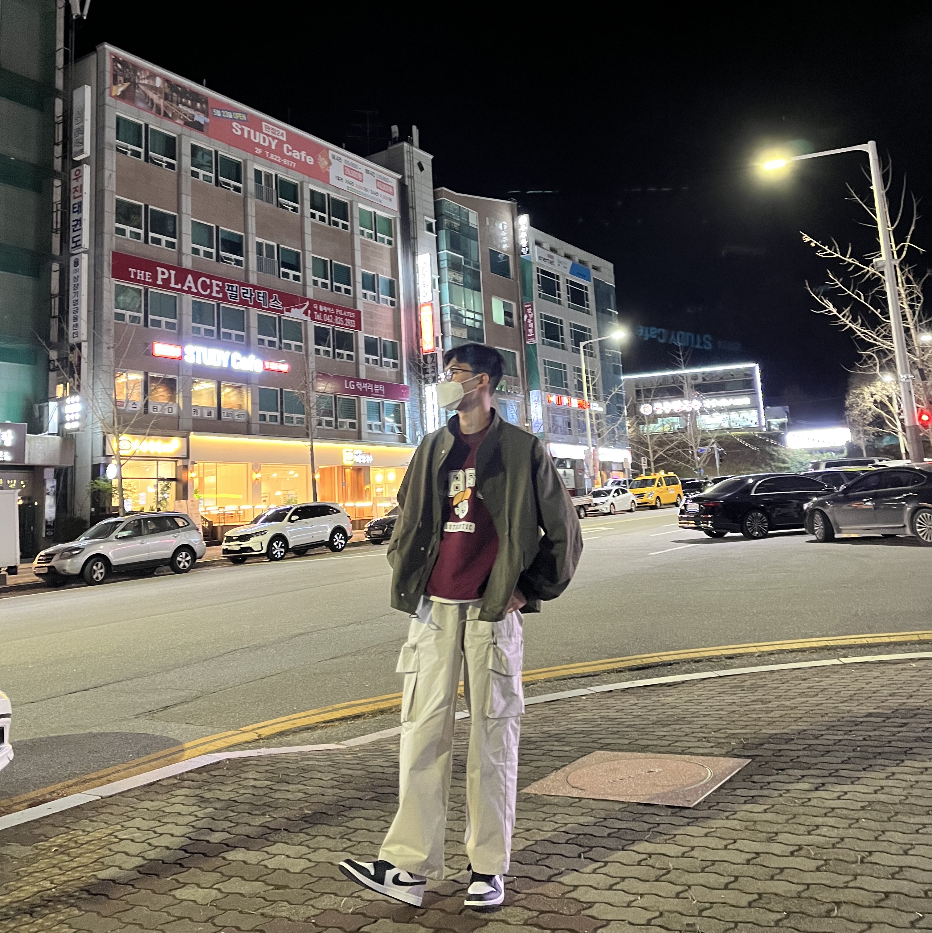 Jordan 1 Mid White Black Tie-Dye 착용 스타일