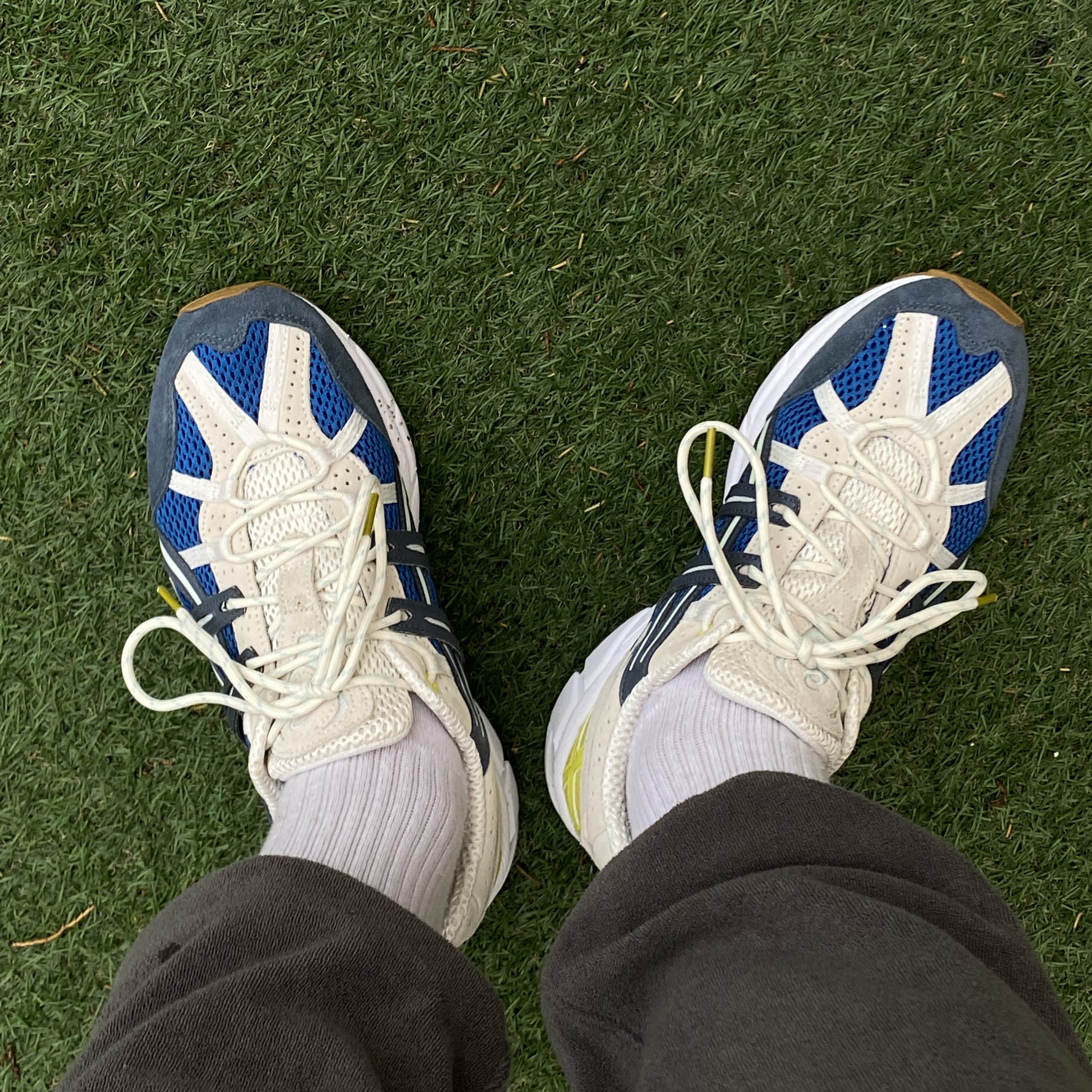 Asics Gel-Sonoma 15-50 Lake Drive Tarmac 착용 스타일