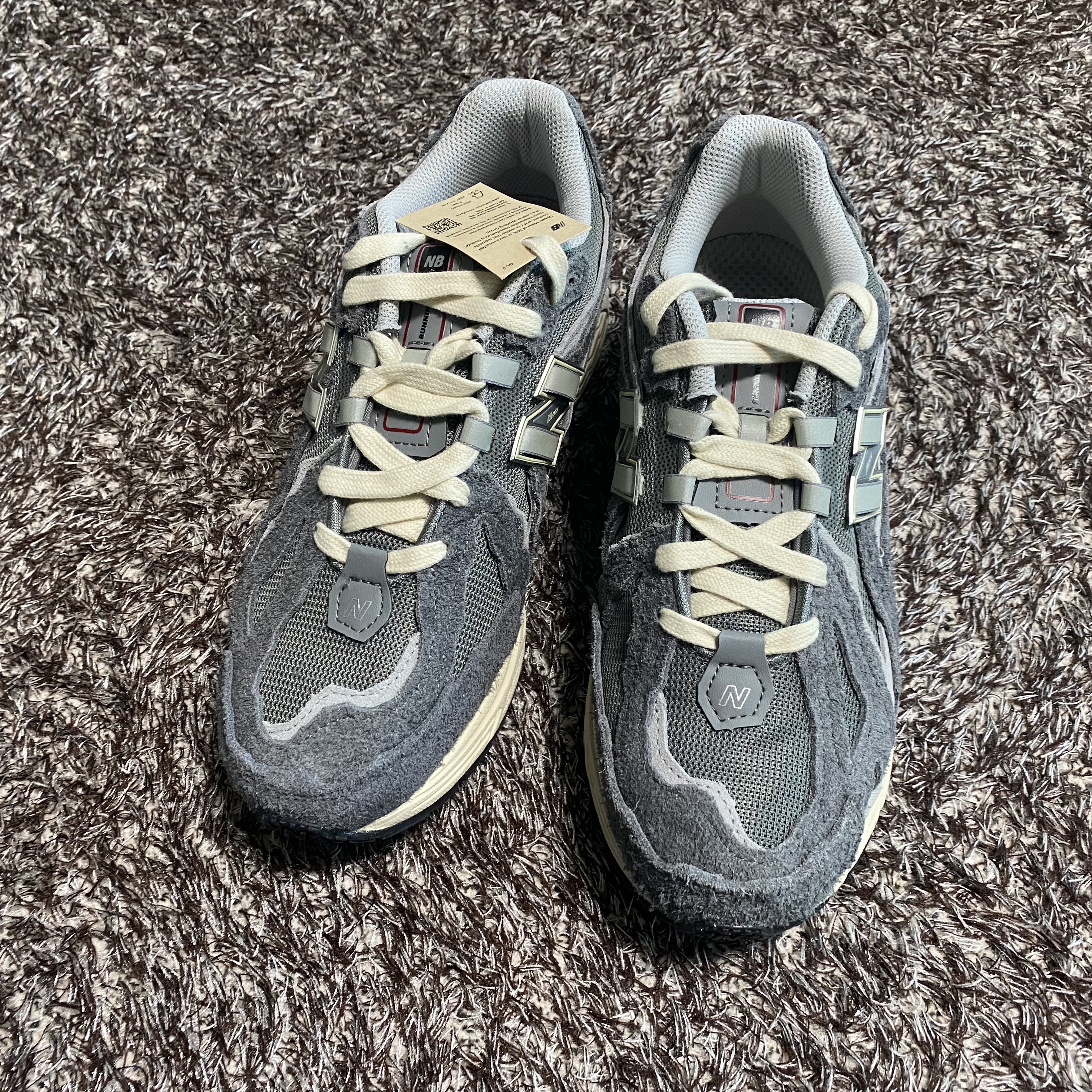 New Balance 1906D Protection Pack Castlerock 착용 스타일 - 4