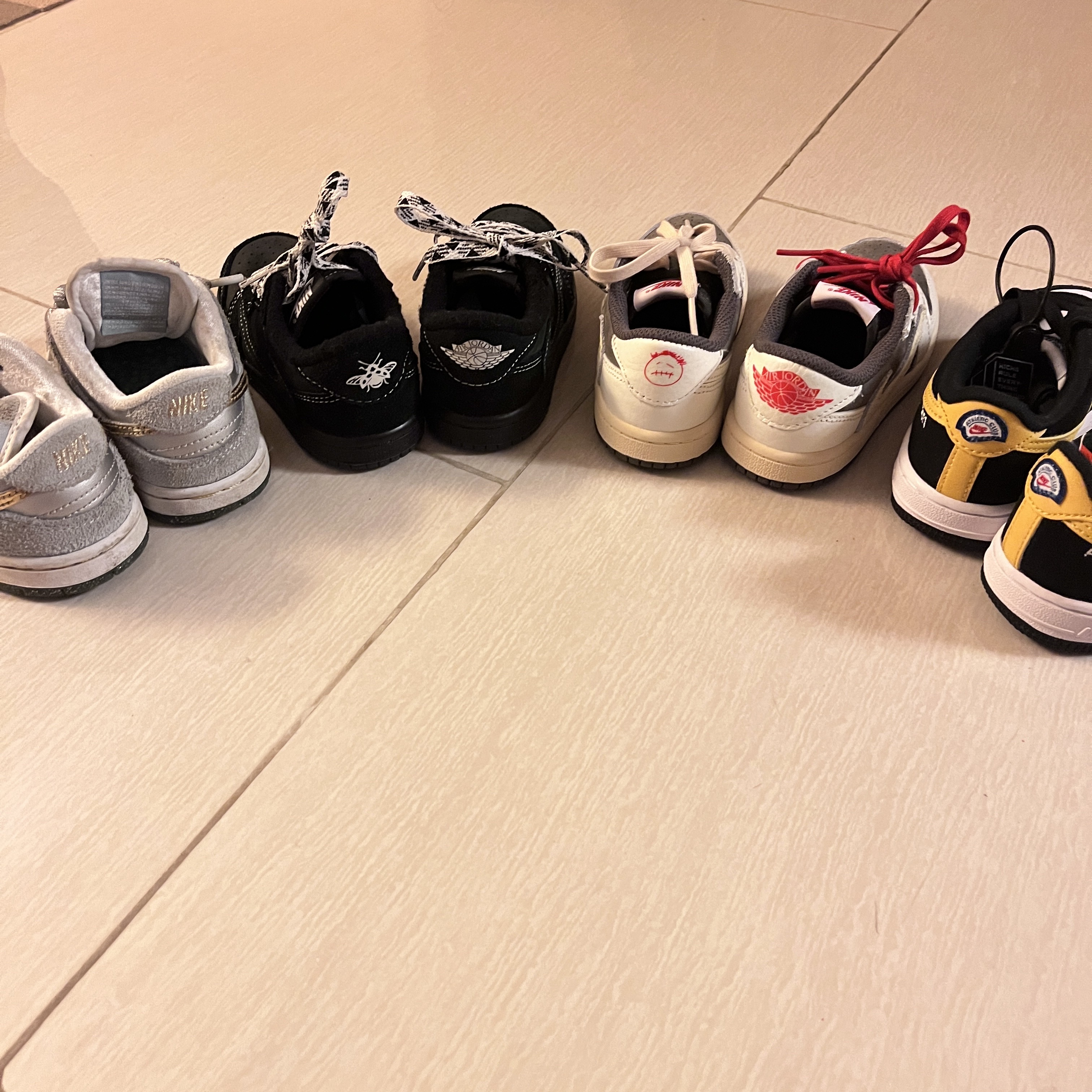 (TD) Jordan 1 x Travis Scott Retro Low OG SP Black Phantom 착용 스타일 - 2