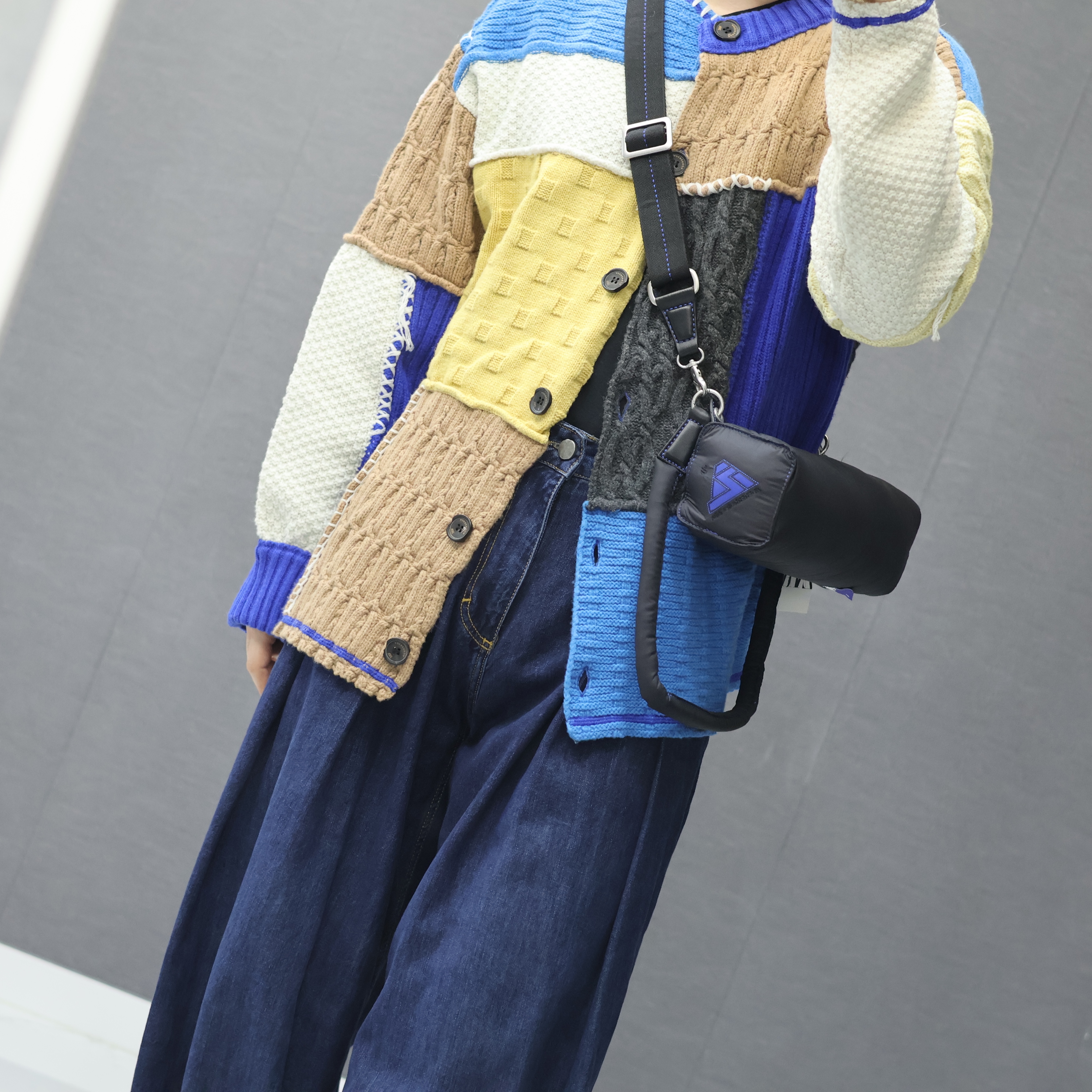 Zara x Ader Error Wide Leg Jeans Blue, Zara x Ader Error Patchwork Oversize Knit Cardigan Multicolor 착용 스타일