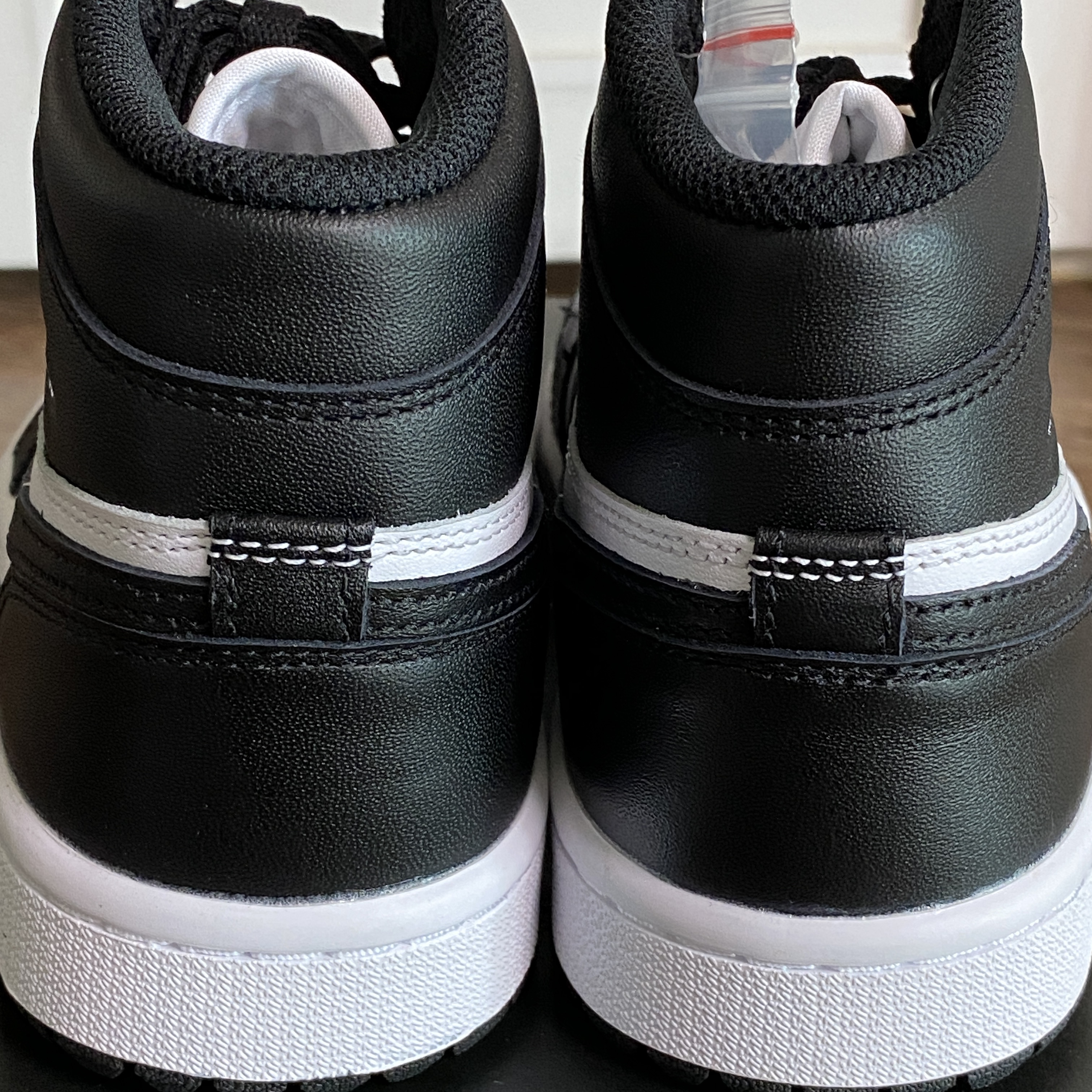 (GS) Jordan 1 Retro High OG Chicago 2022, Jordan 1 High Golf White Black 착용 스타일 - 5